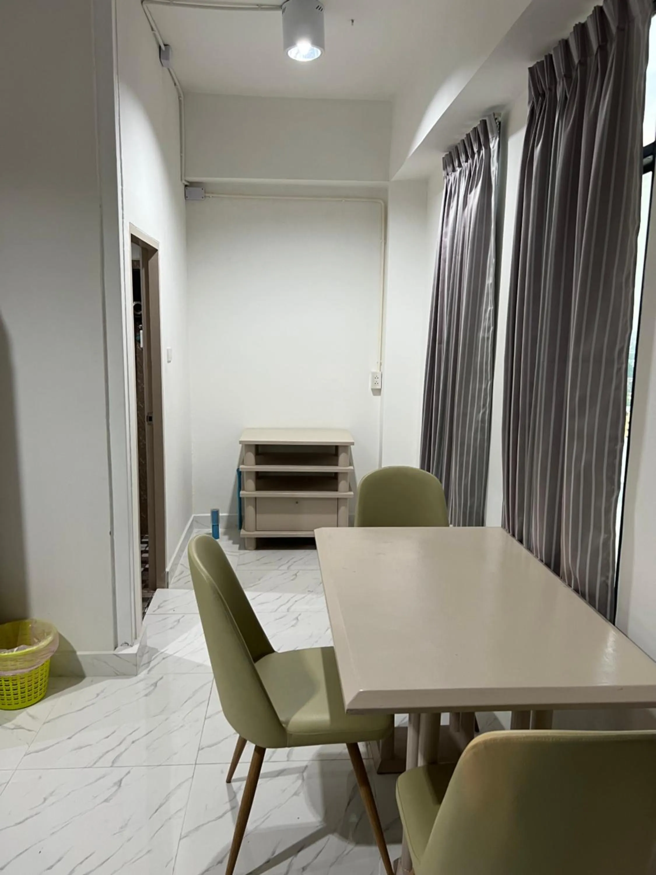 Seating area in Mall Suites Hotel