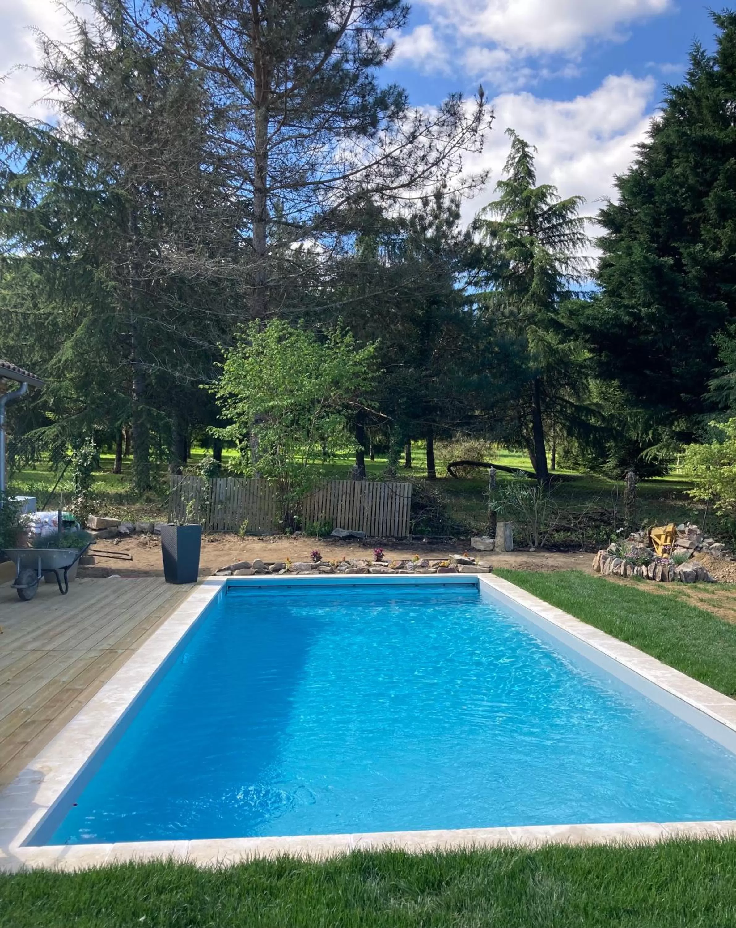 Swimming pool in Les Chambres Lauryvan