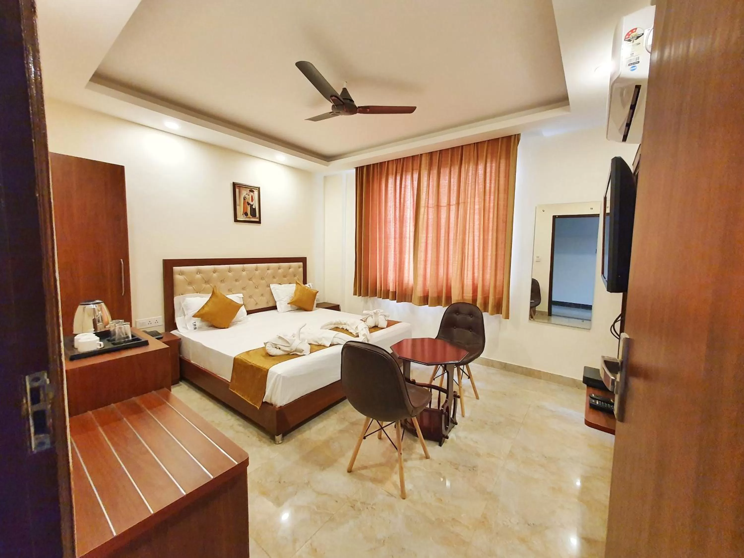 Photo of the whole room, Bed in The Park Residency