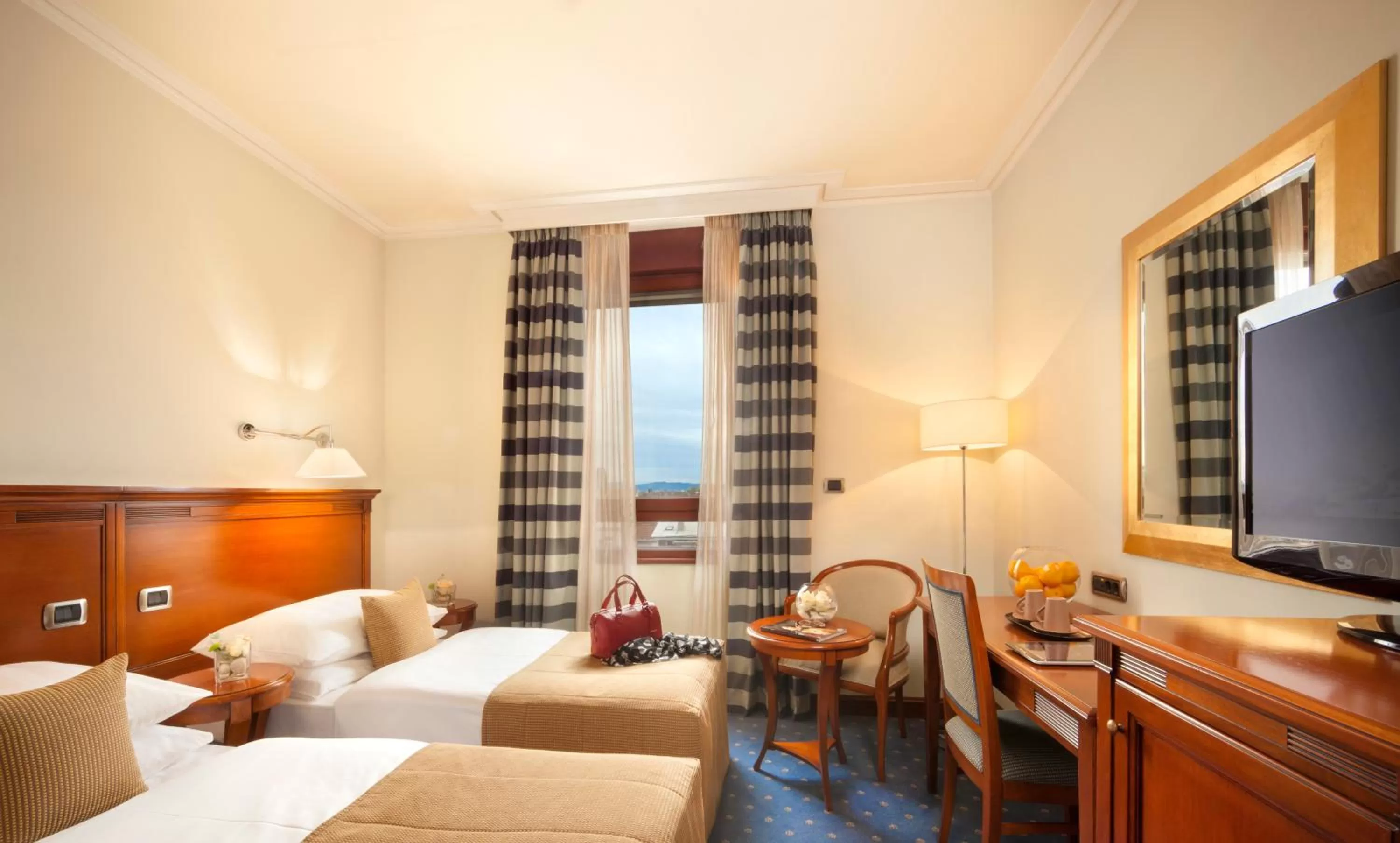 Photo of the whole room, Bed in Best Western Premier Hotel Astoria