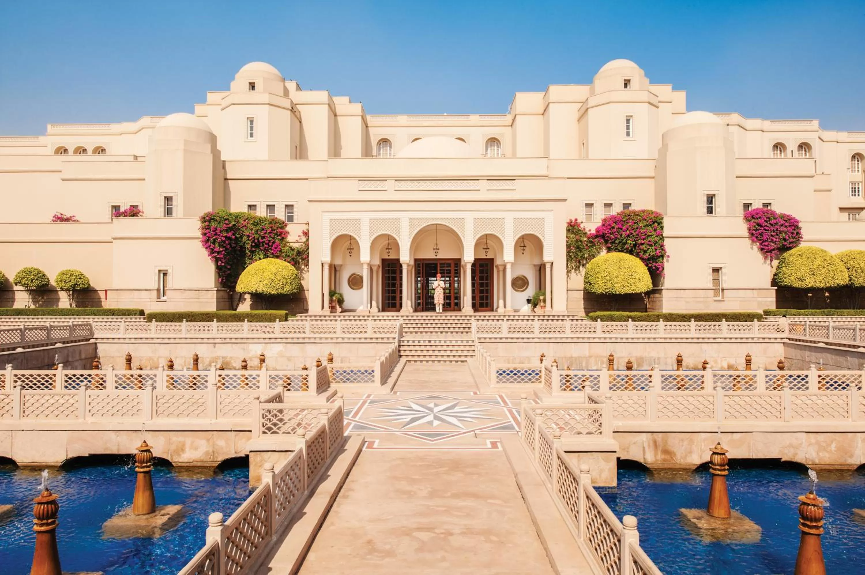 Facade/entrance in The Oberoi Amarvilas Agra
