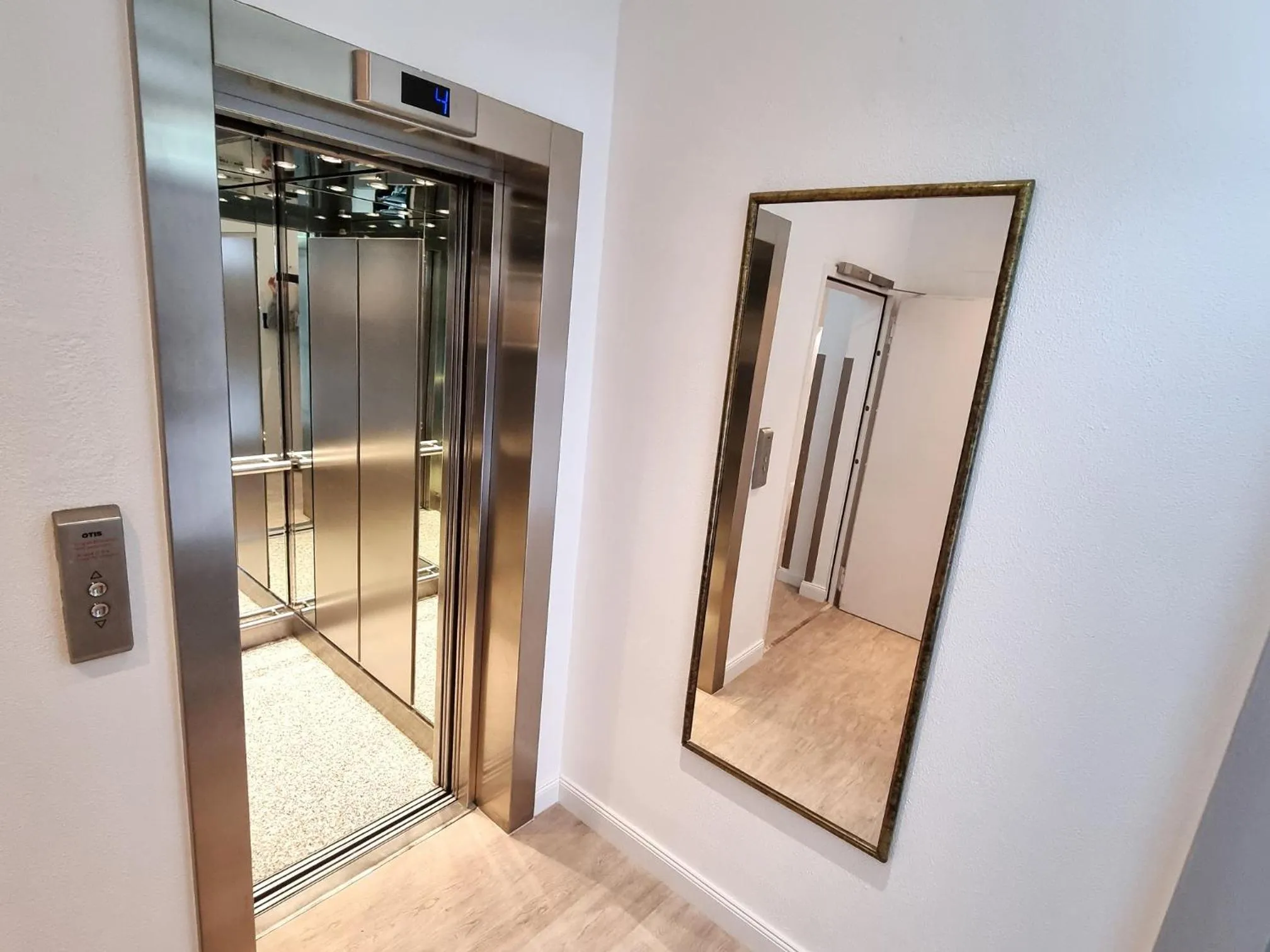 Floor plan in Adler Hotel Frankfurt