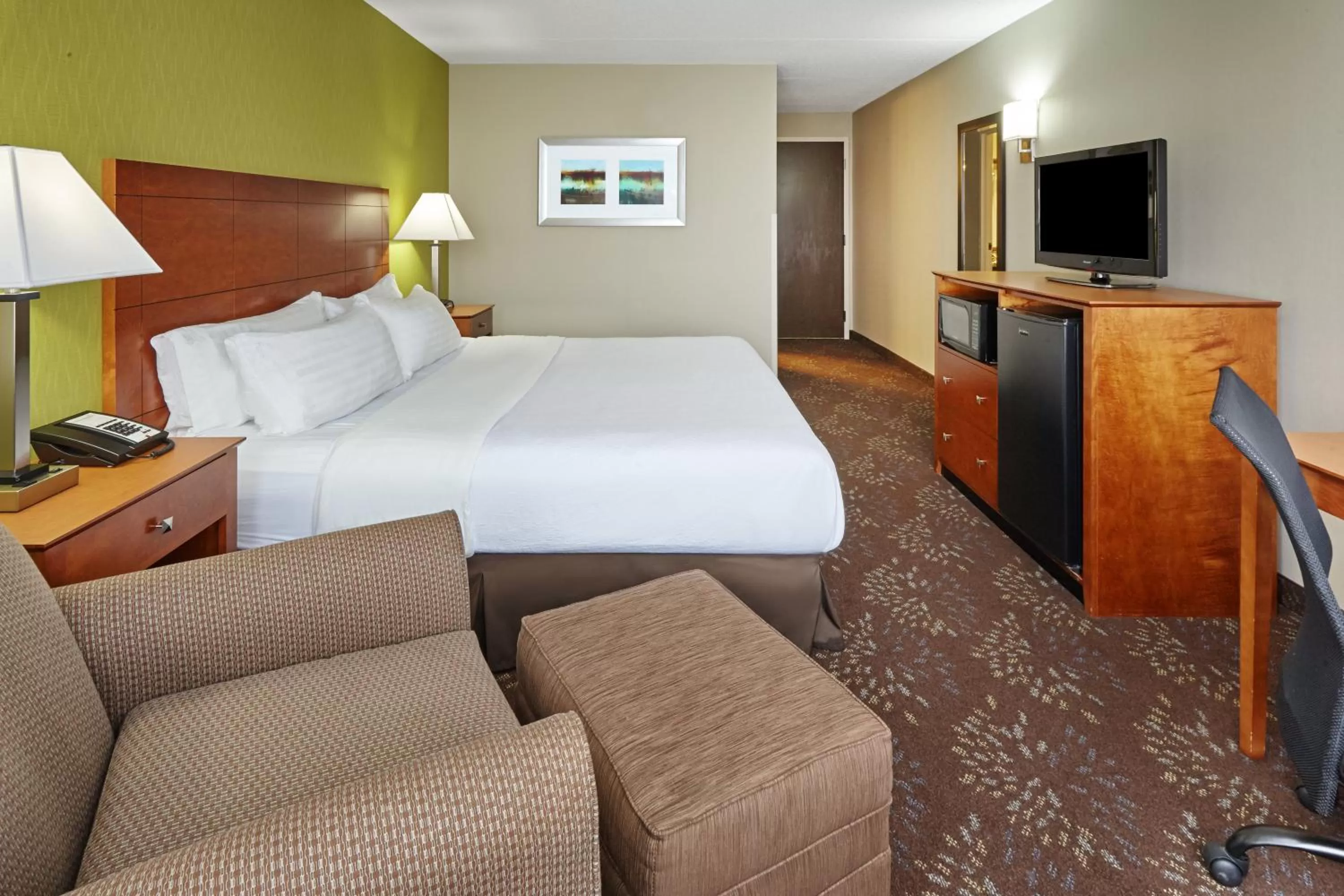 Photo of the whole room in Holiday Inn Chicago Matteson Conference Center by IHG