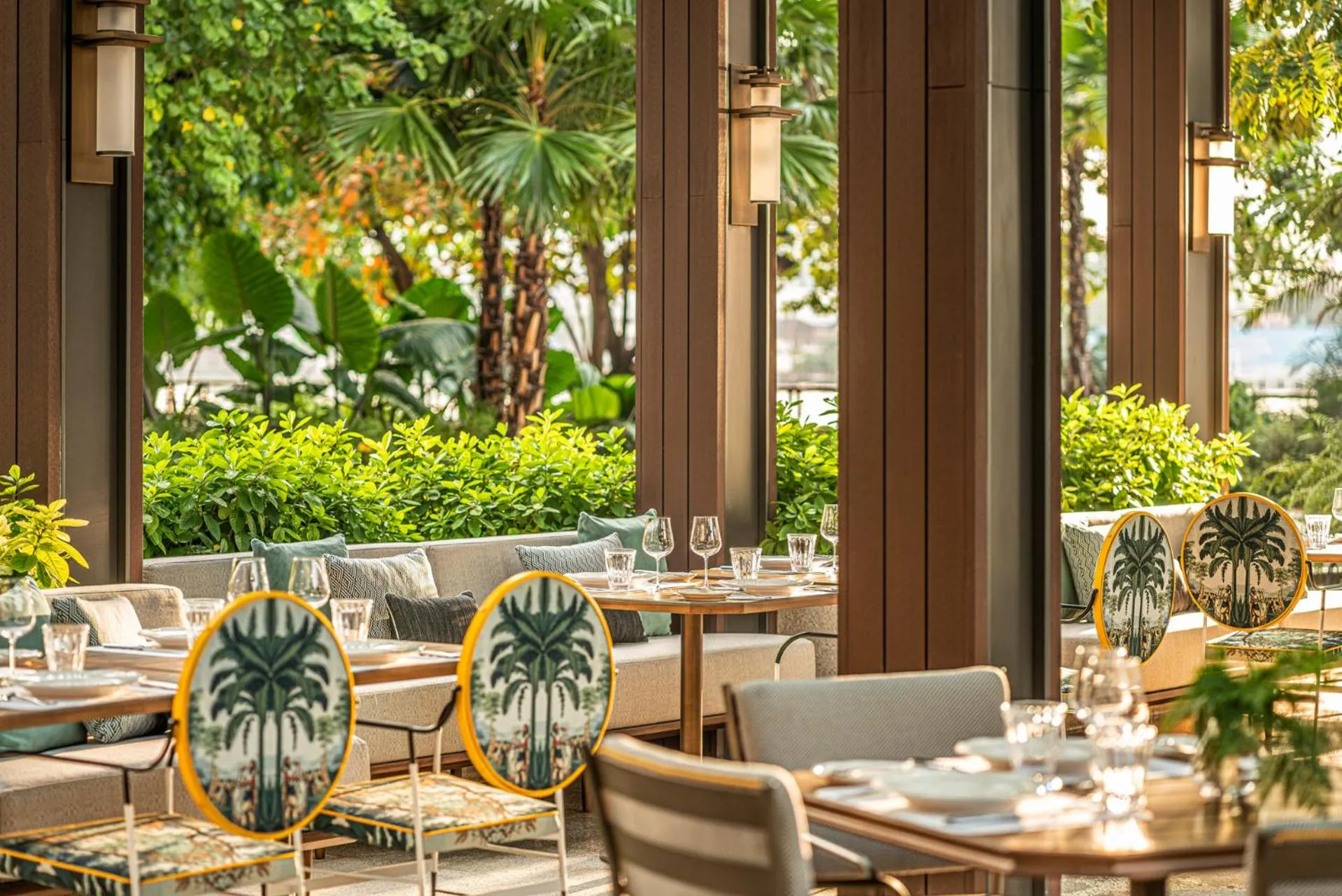 Restaurant/places to eat in Four Seasons Hotel Bangkok at Chao Phraya River