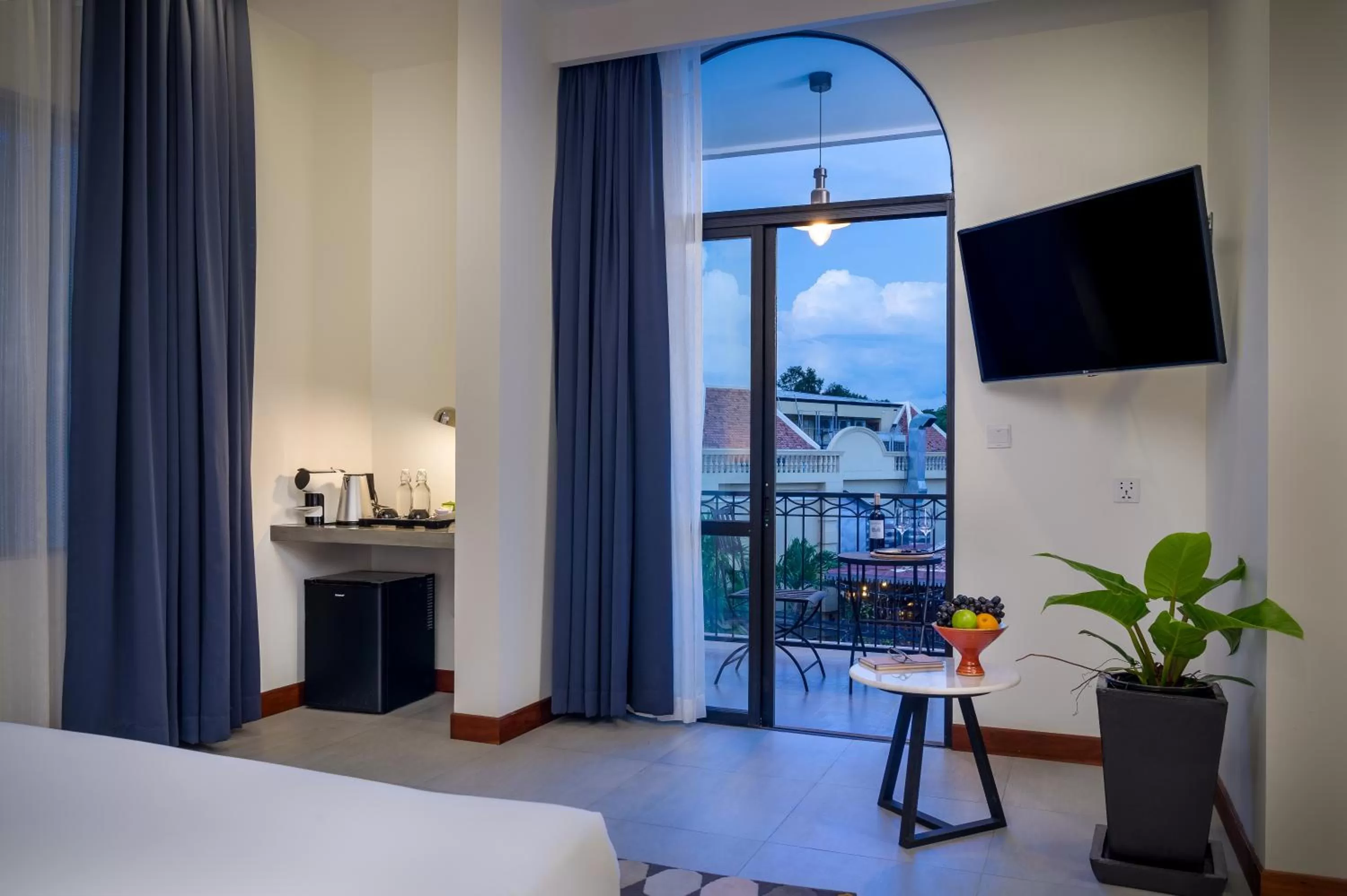 Balcony/Terrace, Bed in Blanc Smith Residence