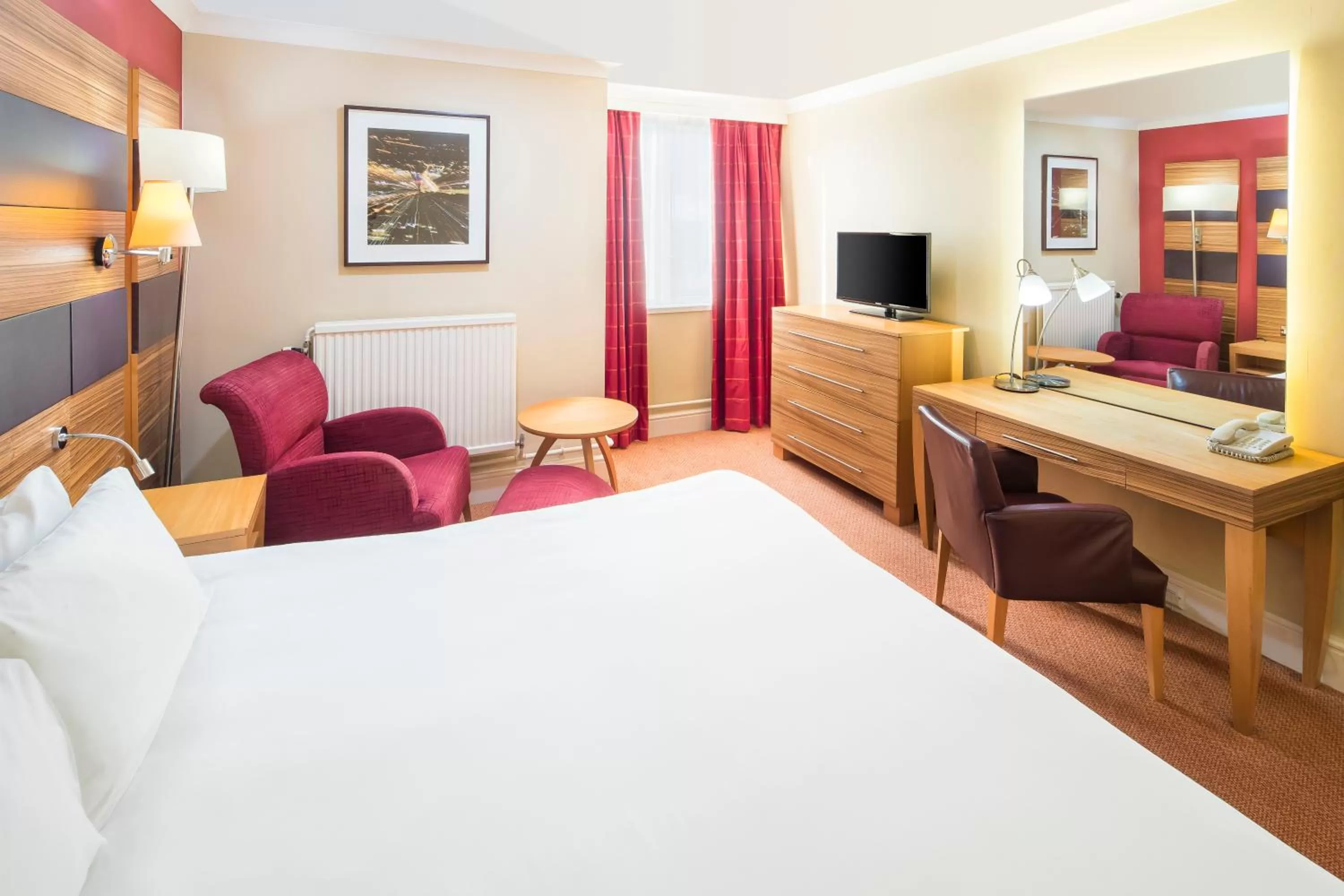 Bedroom, Bed in Crowne Plaza Chester by IHG