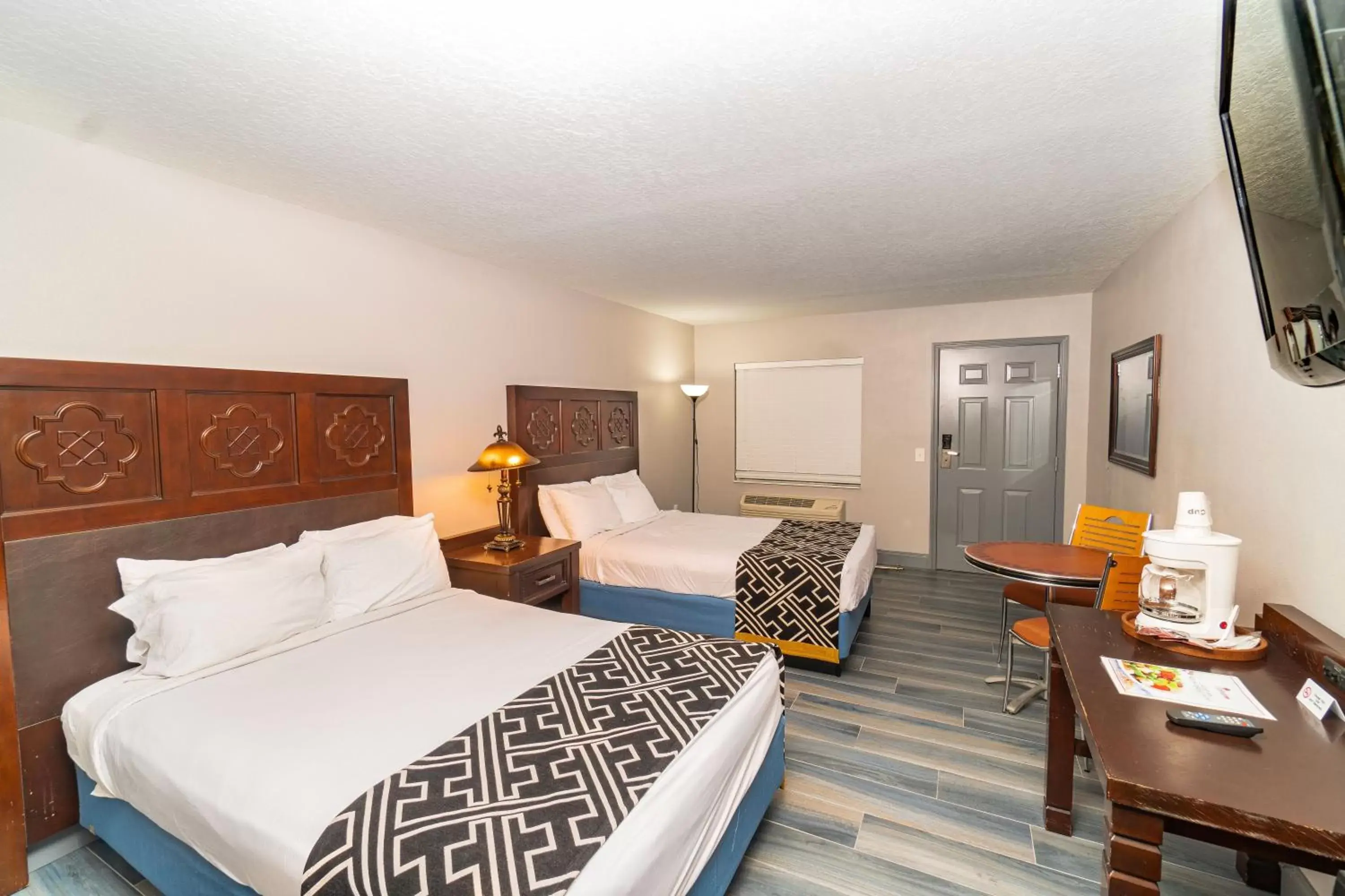 Superior Double Room in Sunshine Inn Superior Double Room in Sunshine Inn