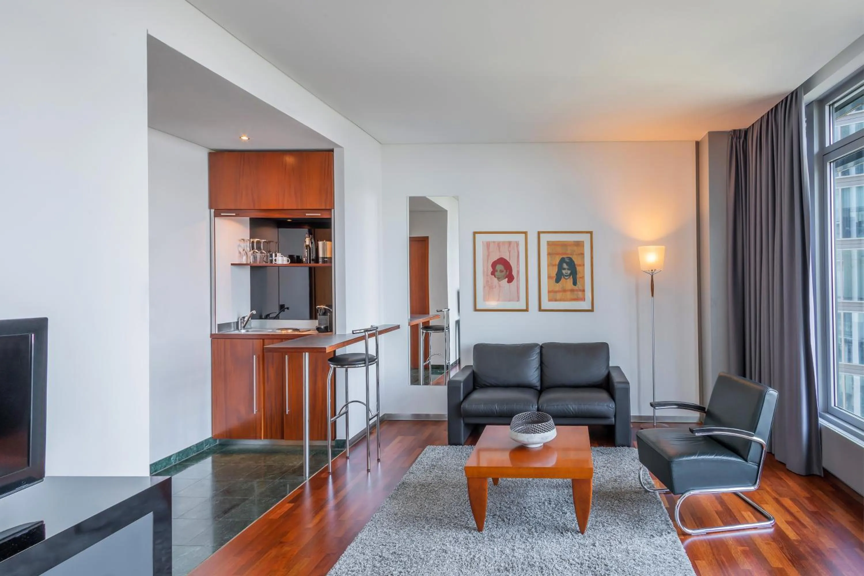 Living room in INNSiDE by Meliá Frankfurt Eurotheum