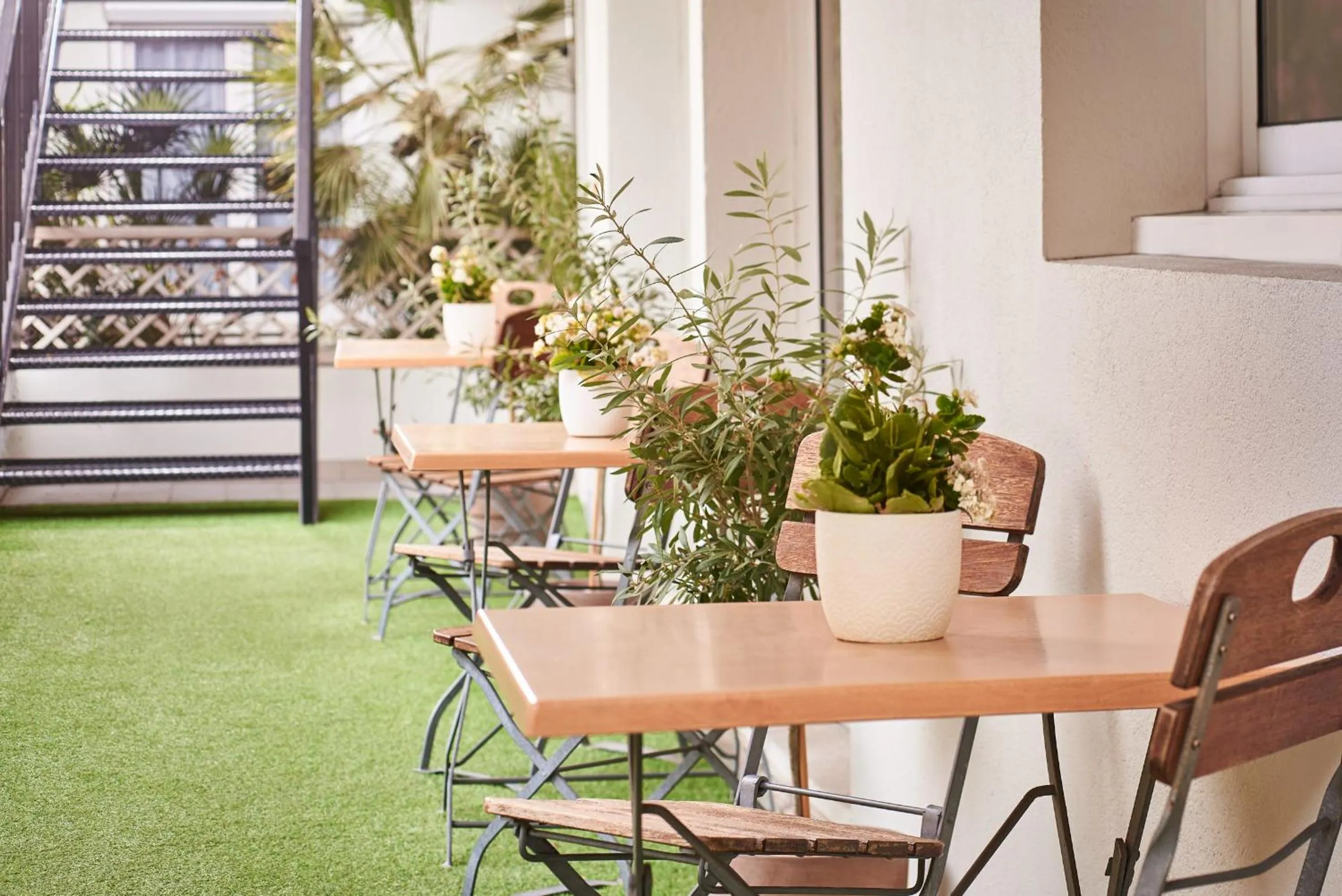 Patio in Campanile Hotel Nice Centre Acropolis