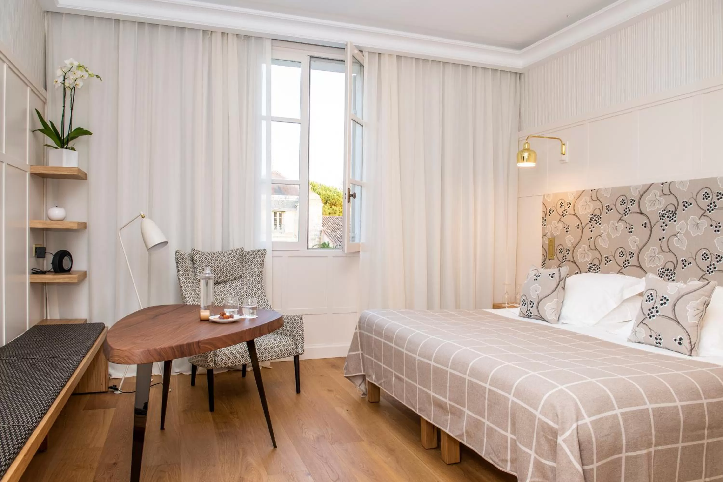 Bed in Château Cordeillan-Bages