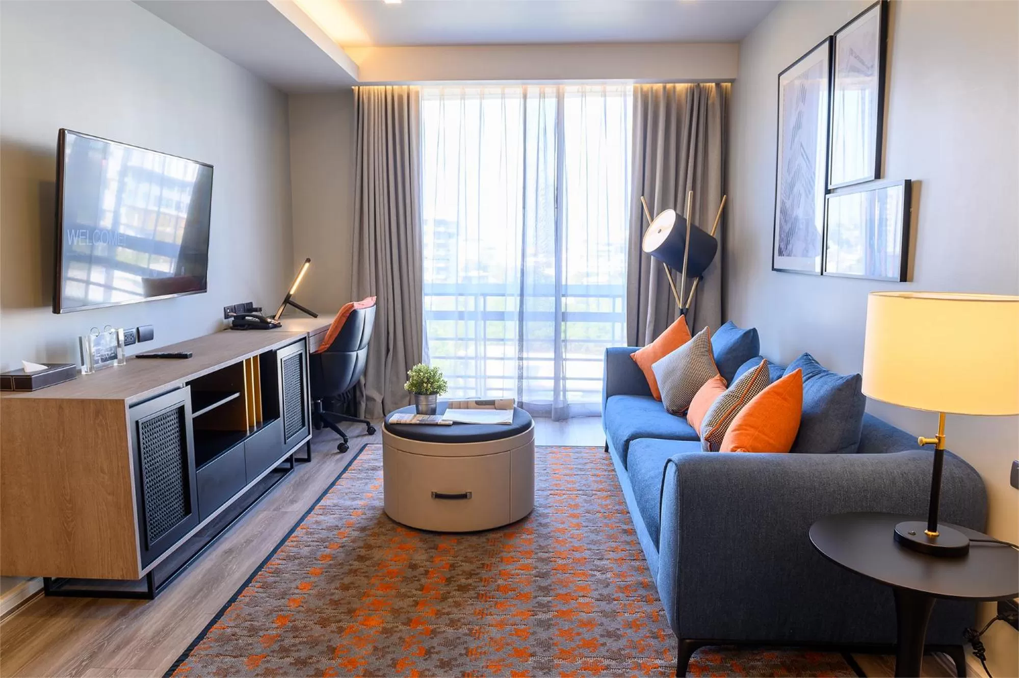 Communal lounge/ TV room in Oakwood Residence Sukhumvit Thonglor Bangkok