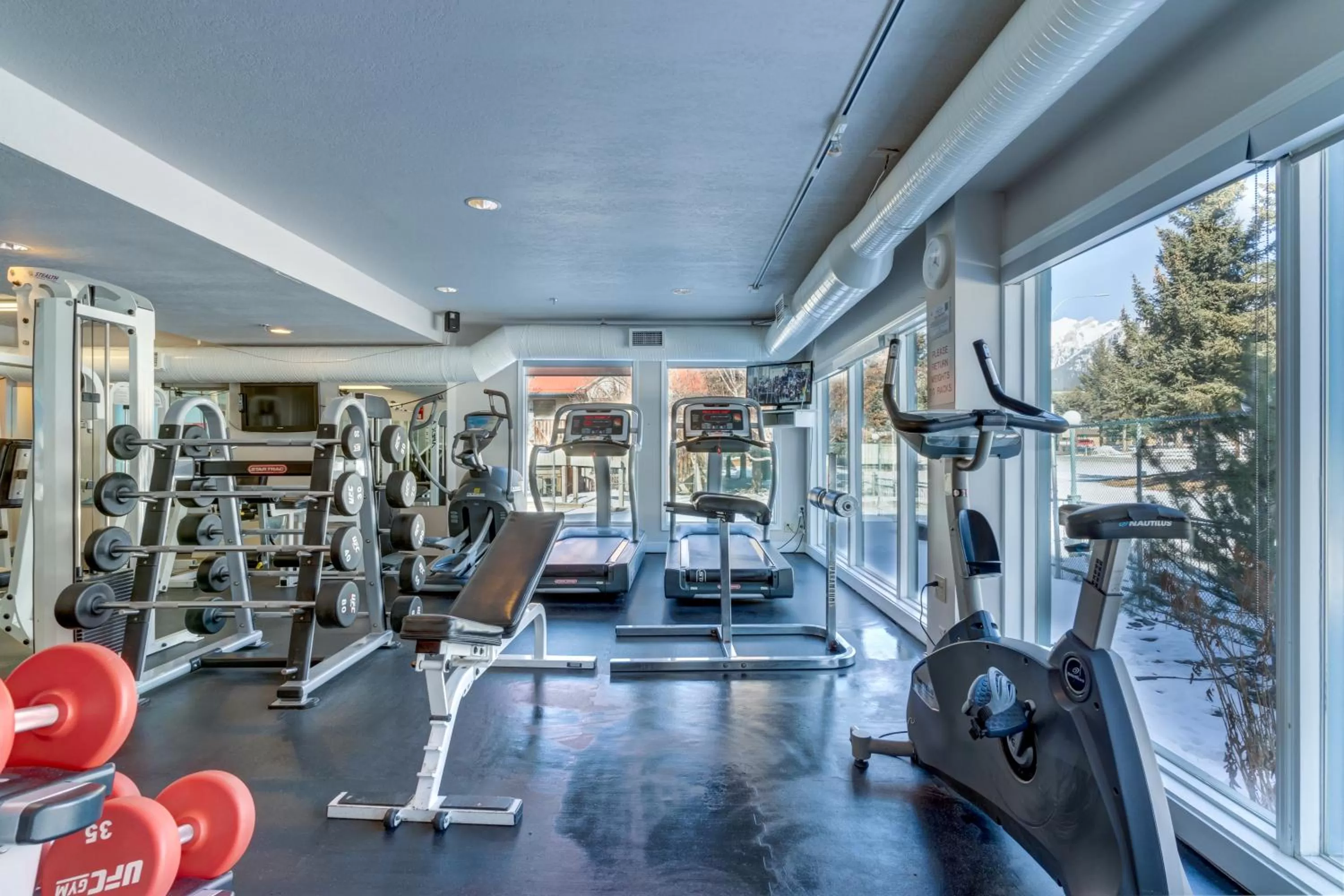 Fitness centre/facilities in Chateau Canmore