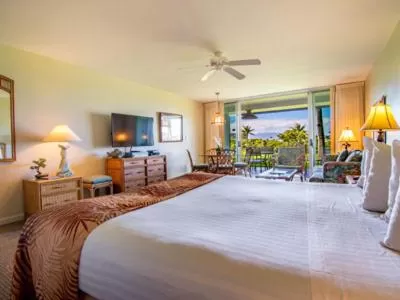 Bed in Kaanapali Maui at the Eldorado by OUTRIGGER