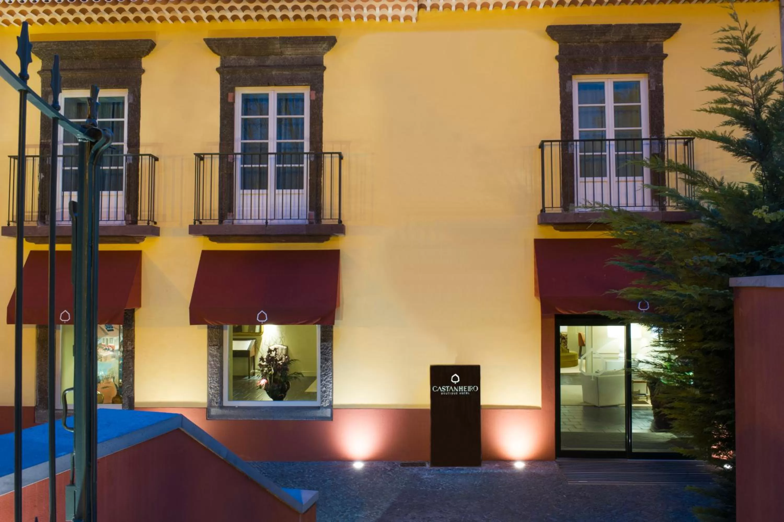 Facade/entrance in Castanheiro Boutique Hotel