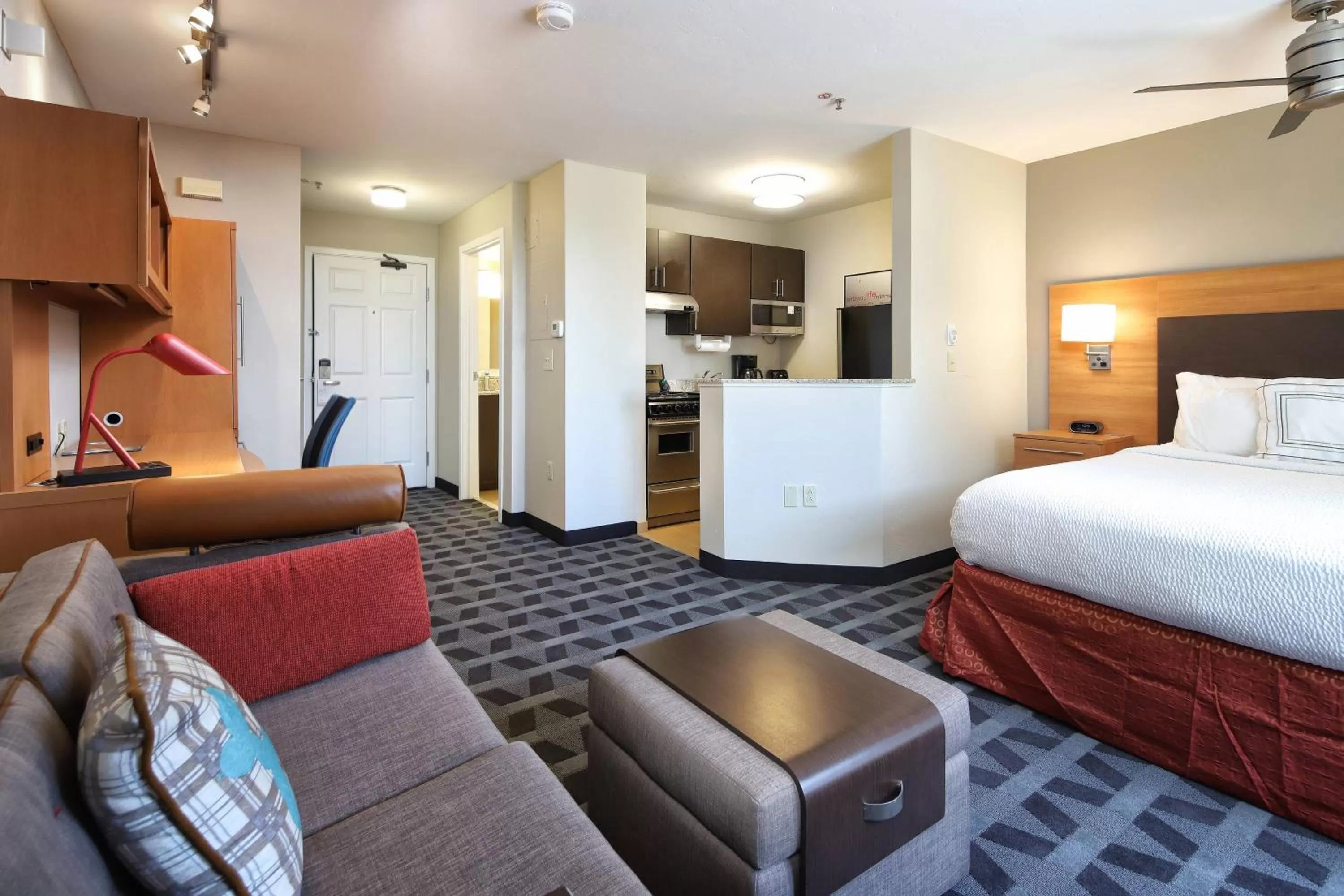 Bedroom, Bed in TownePlace Suites Tucson
