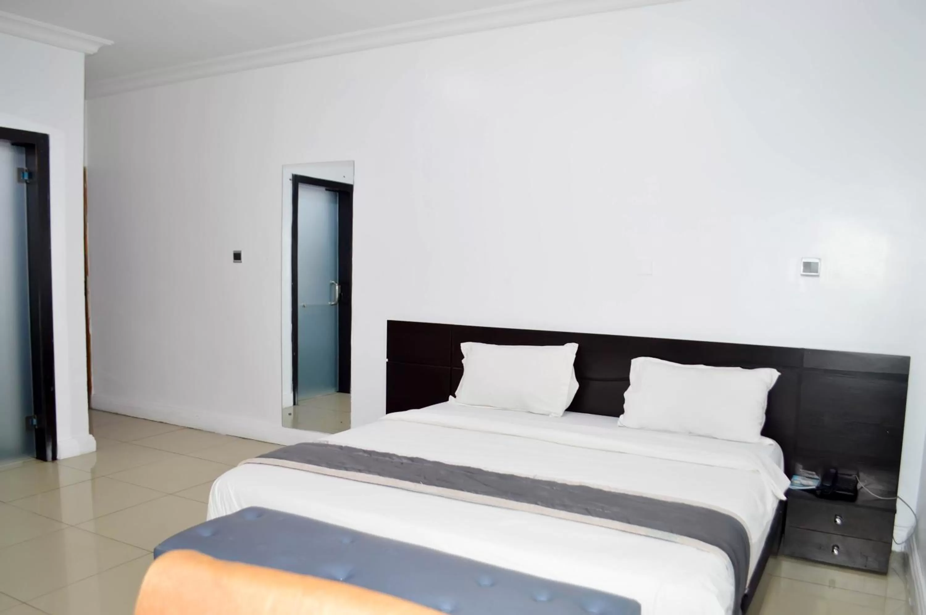 Bed in HIS Dulce Apartments