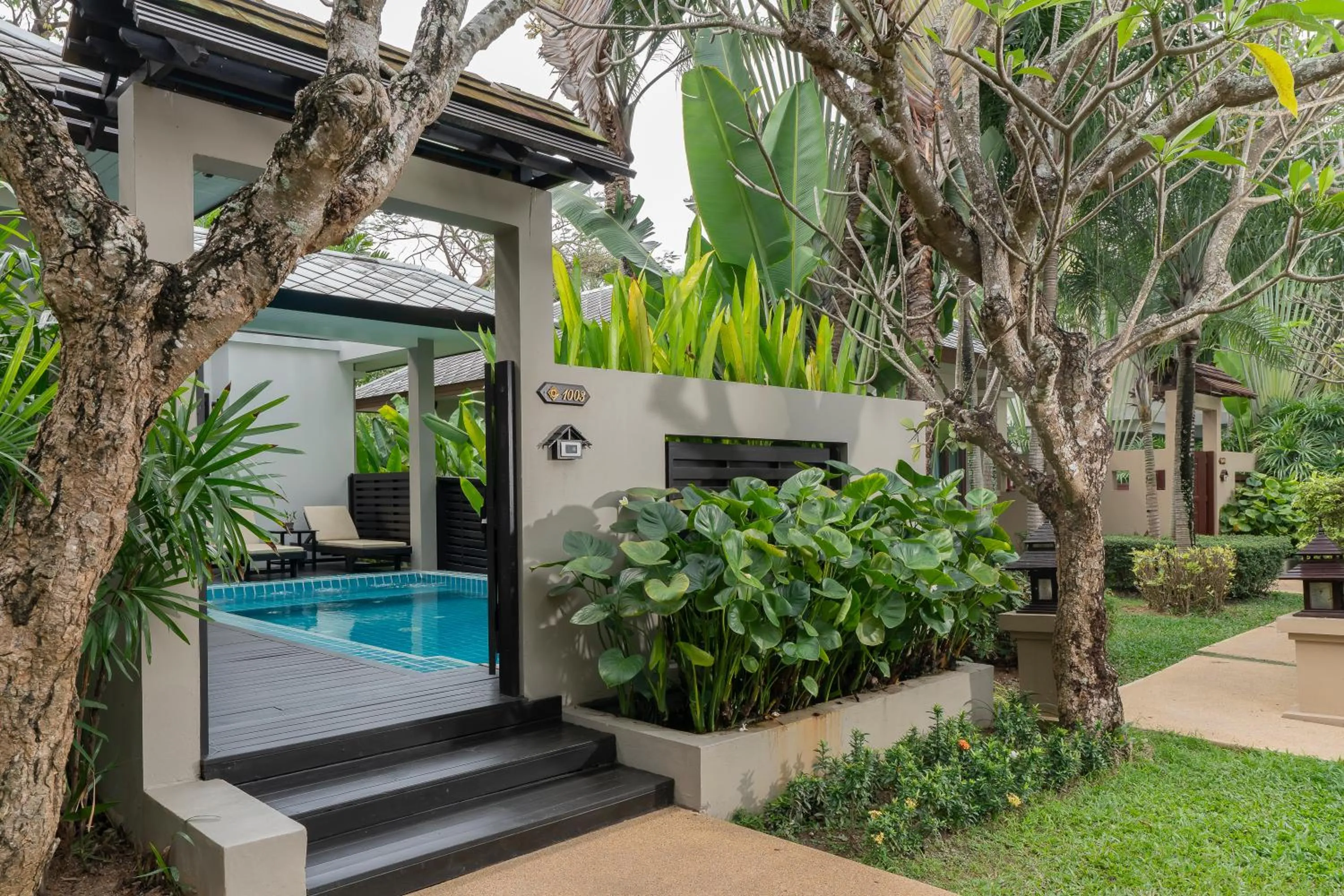 Garden in Ravindra Beach Resort & Spa - SHA Extra Plus