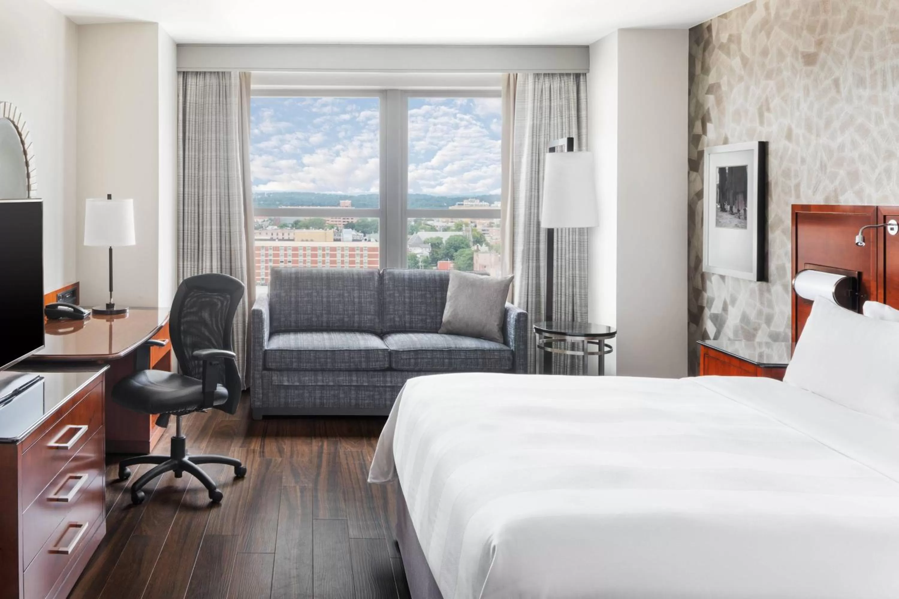 Photo of the whole room, Bed in Lancaster Marriott at Penn Square