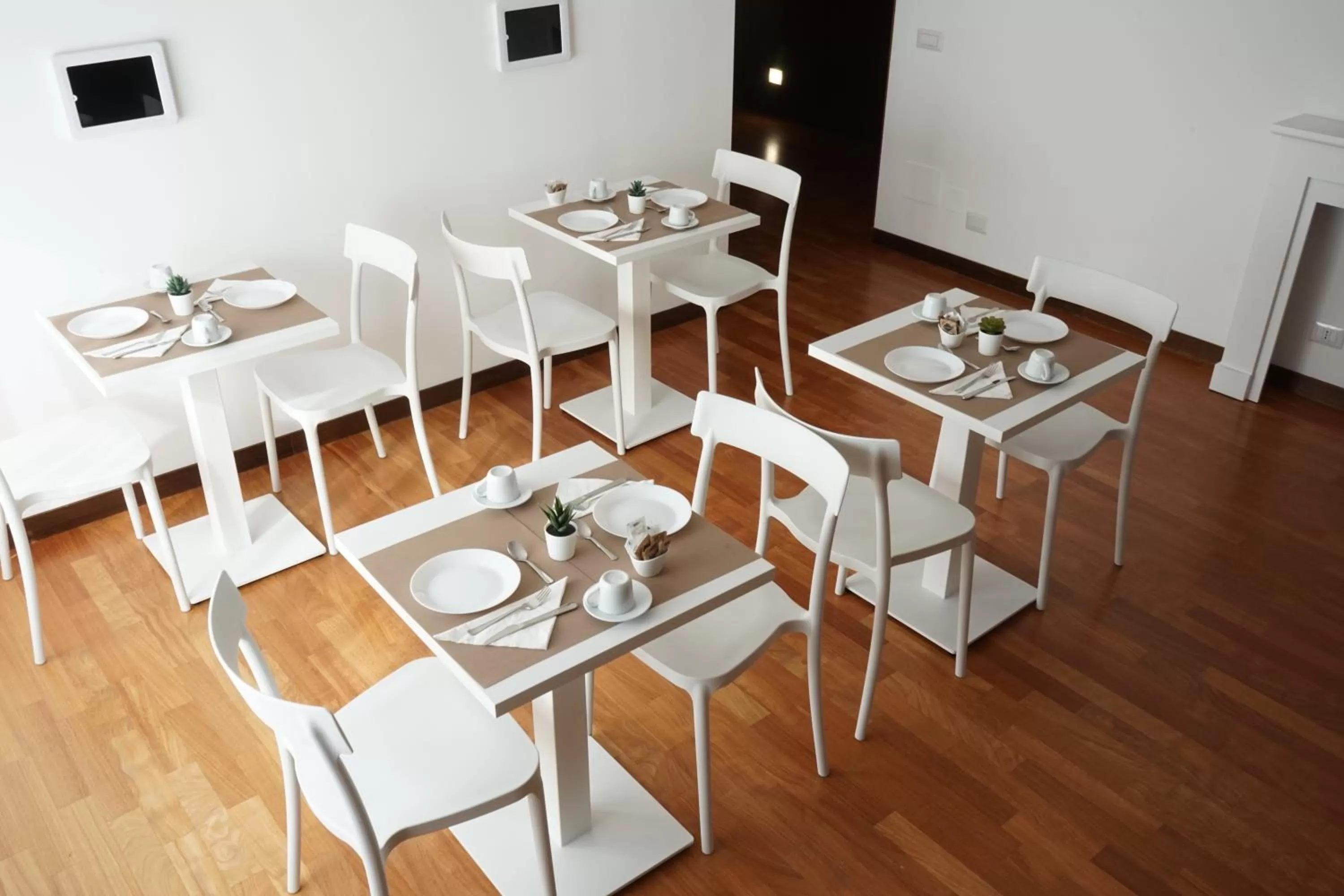 Buffet breakfast in Room 56 - Le Dimore