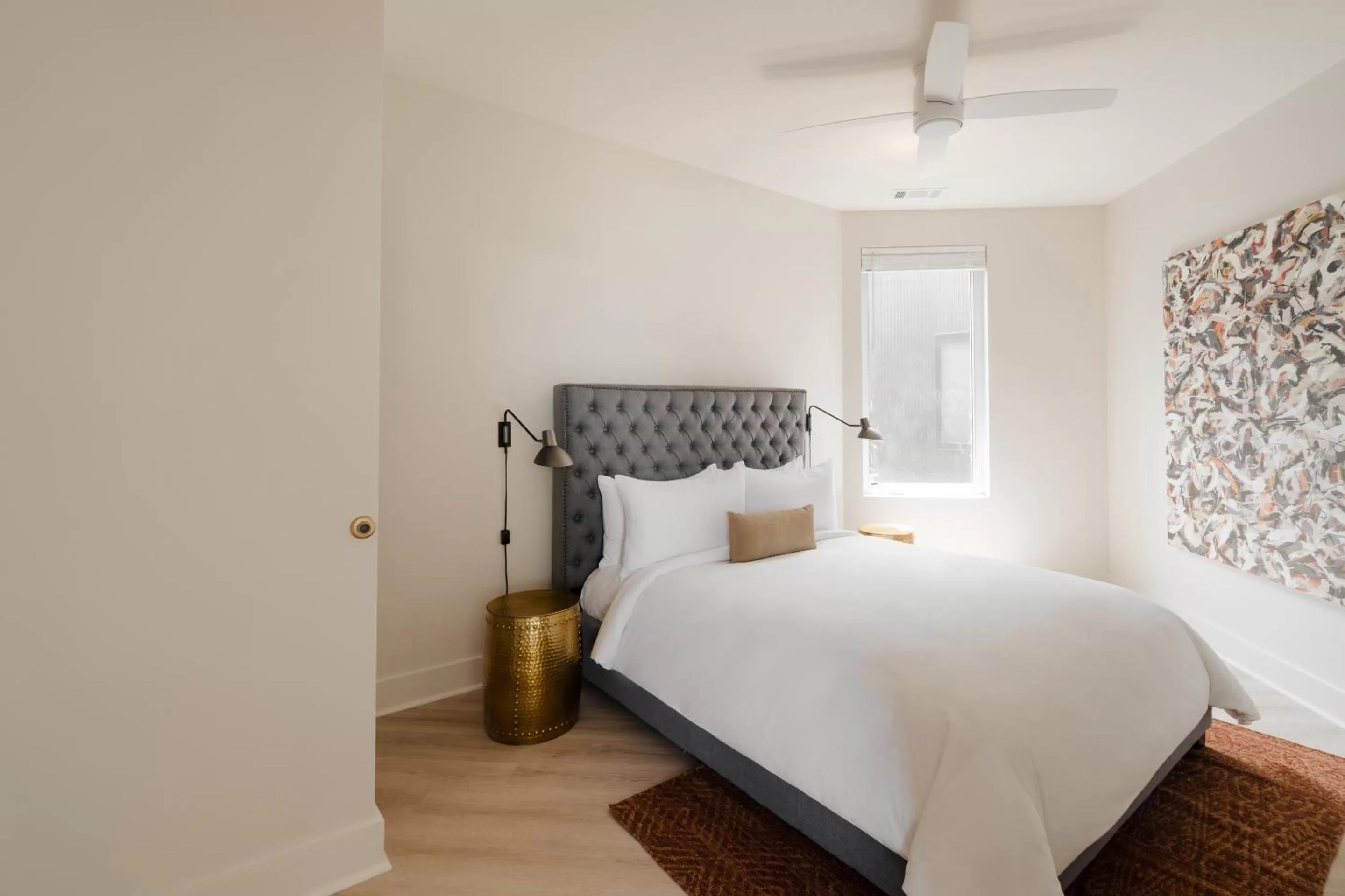 Living room, Bed in Sonder The Hideaway