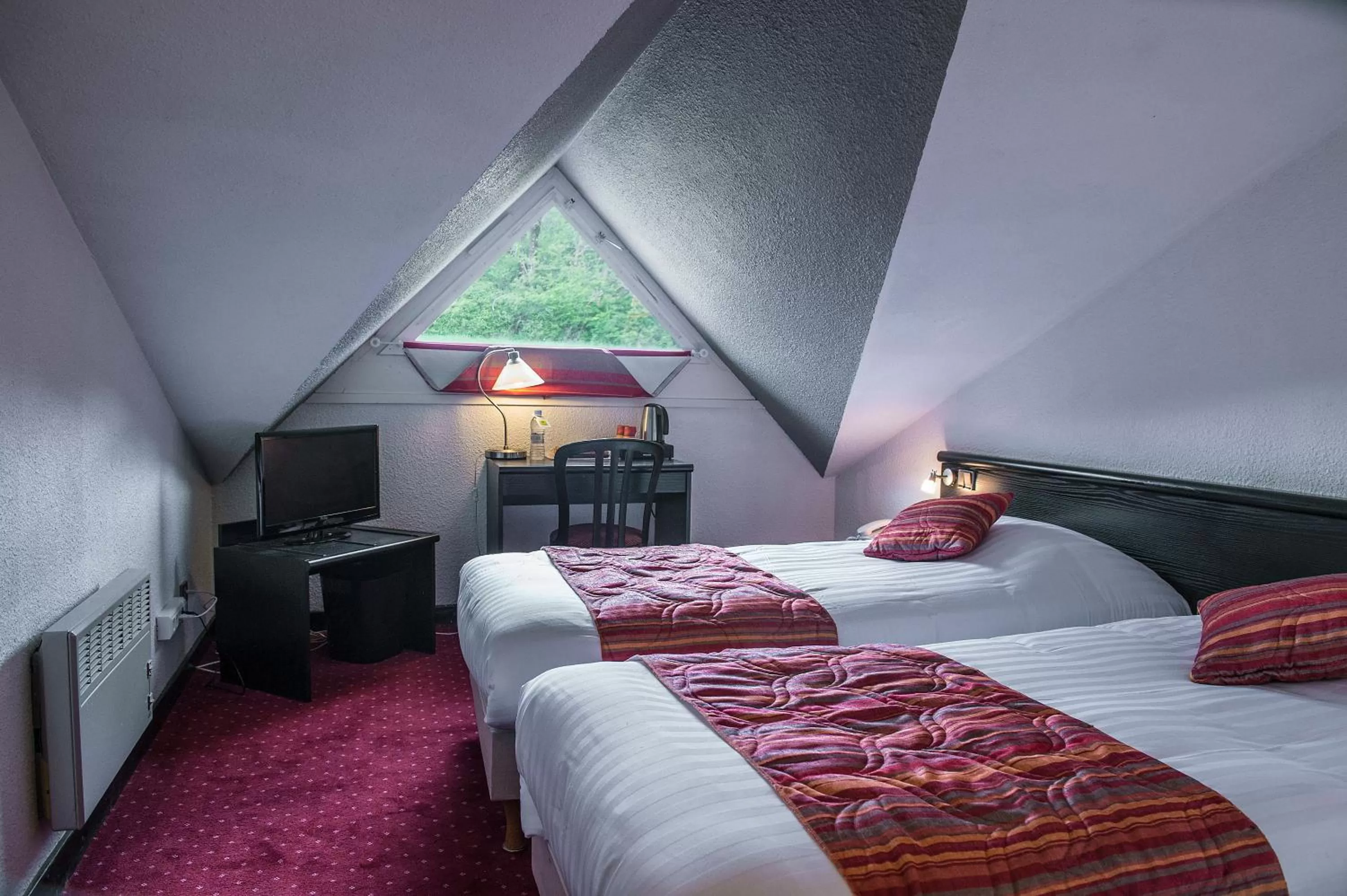 Photo of the whole room, Bed in Logis Murtel