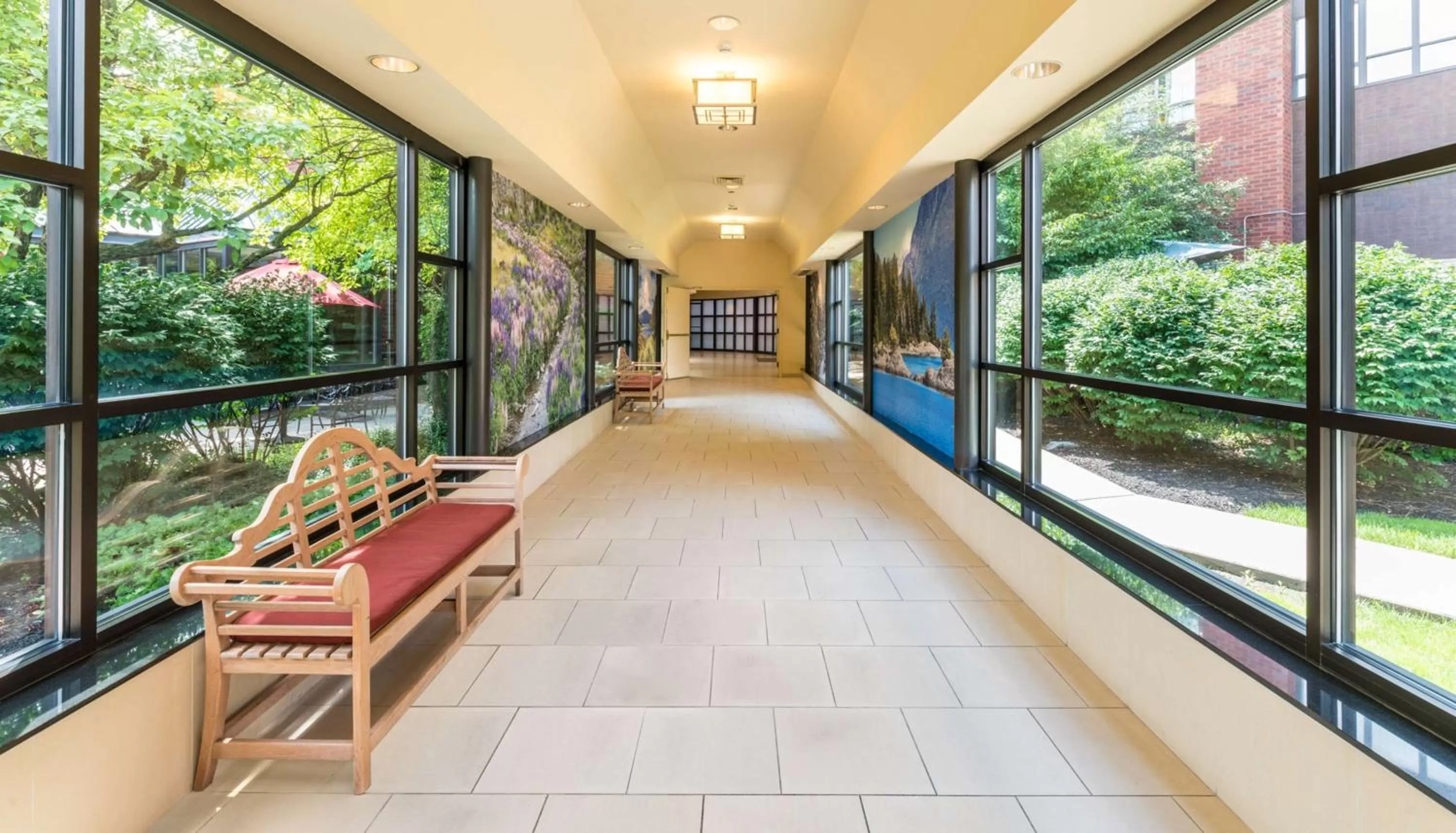 Lobby or reception in The Saratoga Hilton