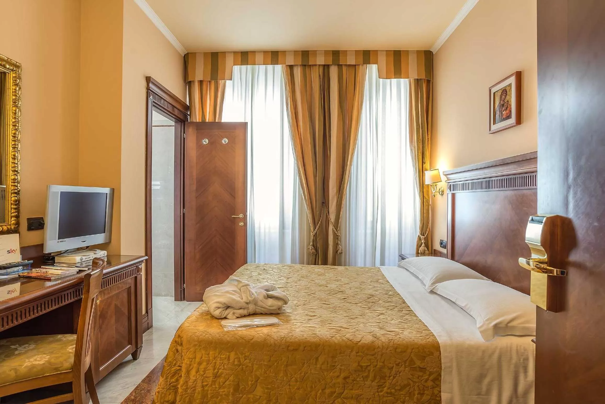 Photo of the whole room, Bed in Tmark Hotel Vaticano