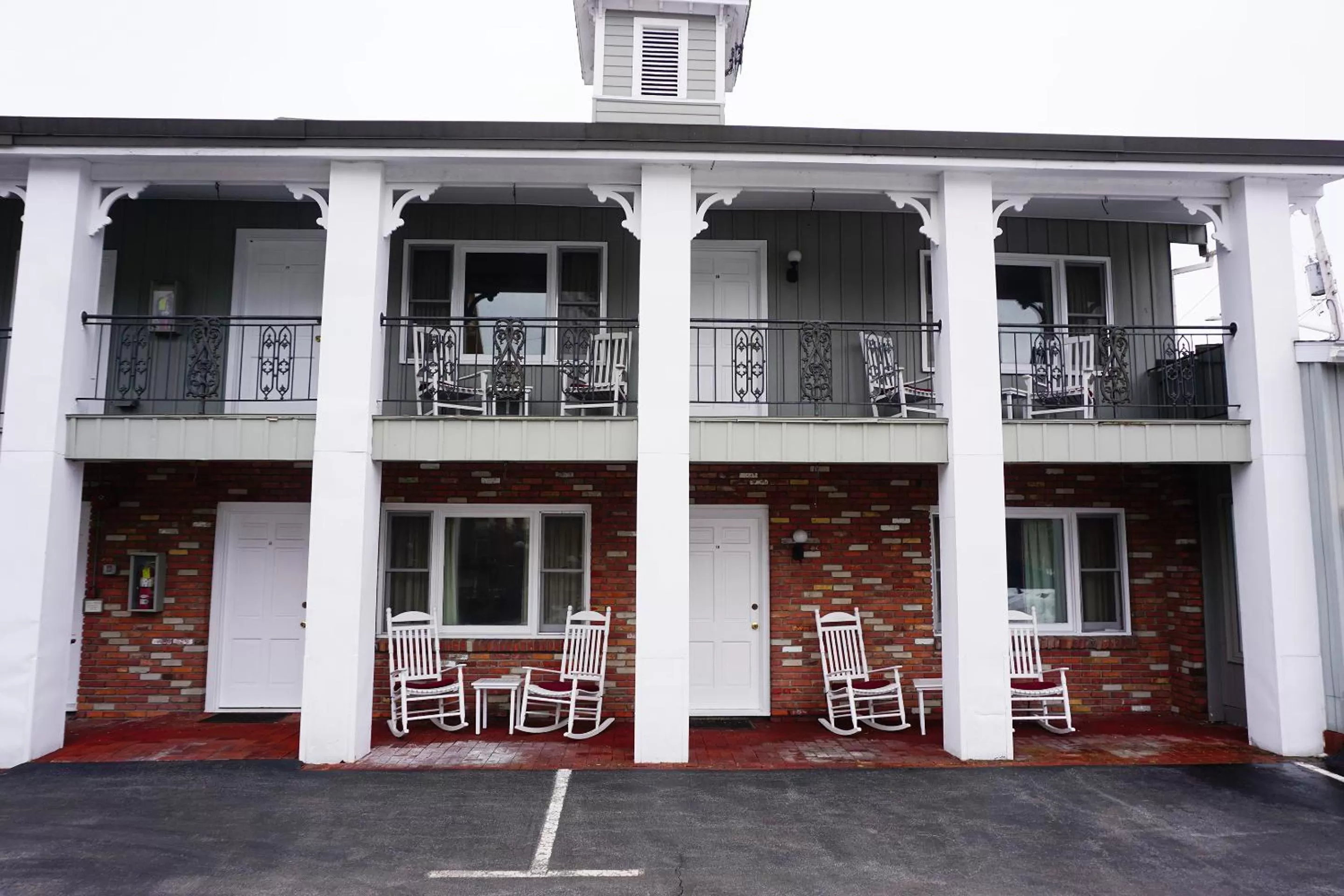 Property building in Stay Saratoga