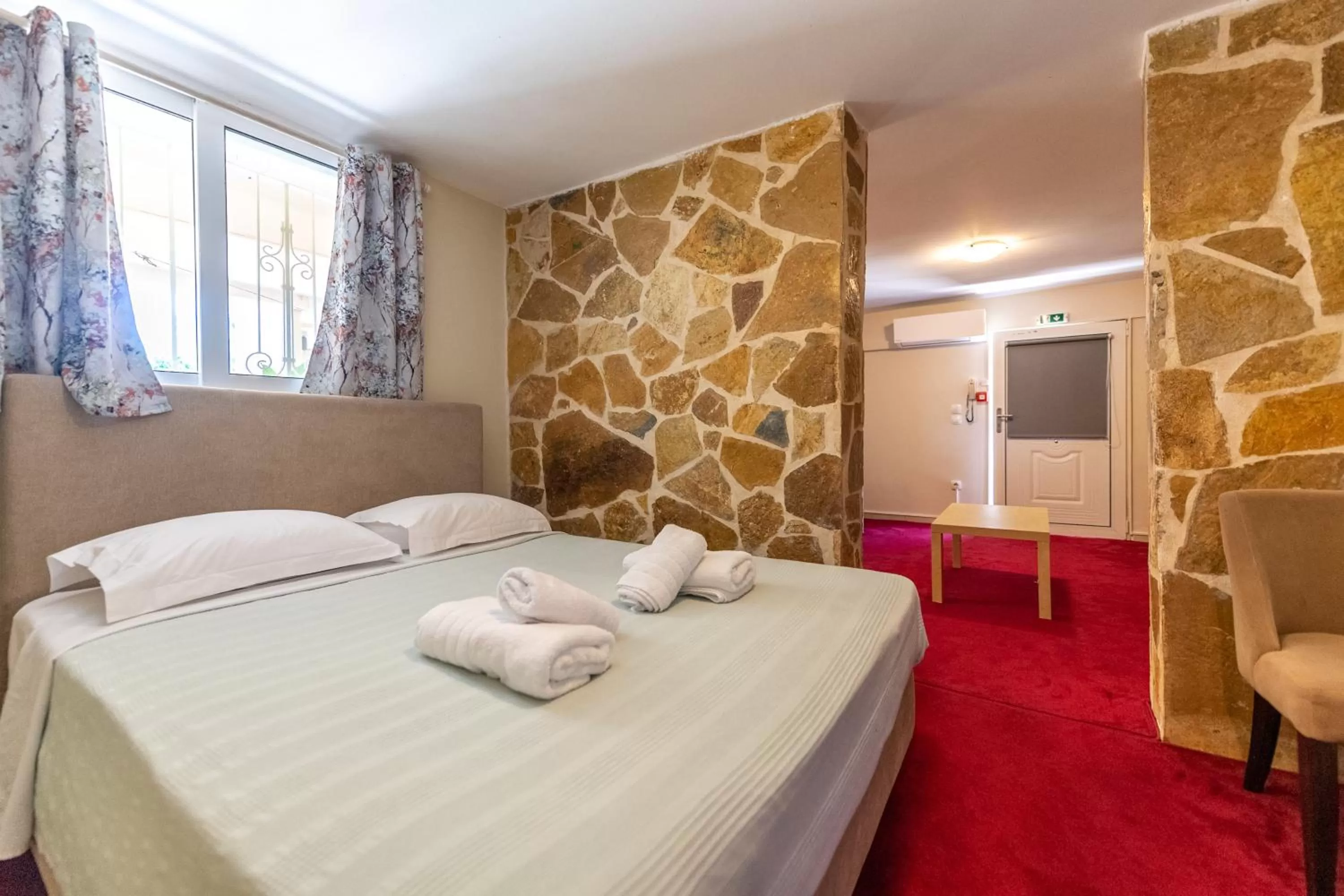 Bed in Apartments Tina FREE transfer from-to the airport