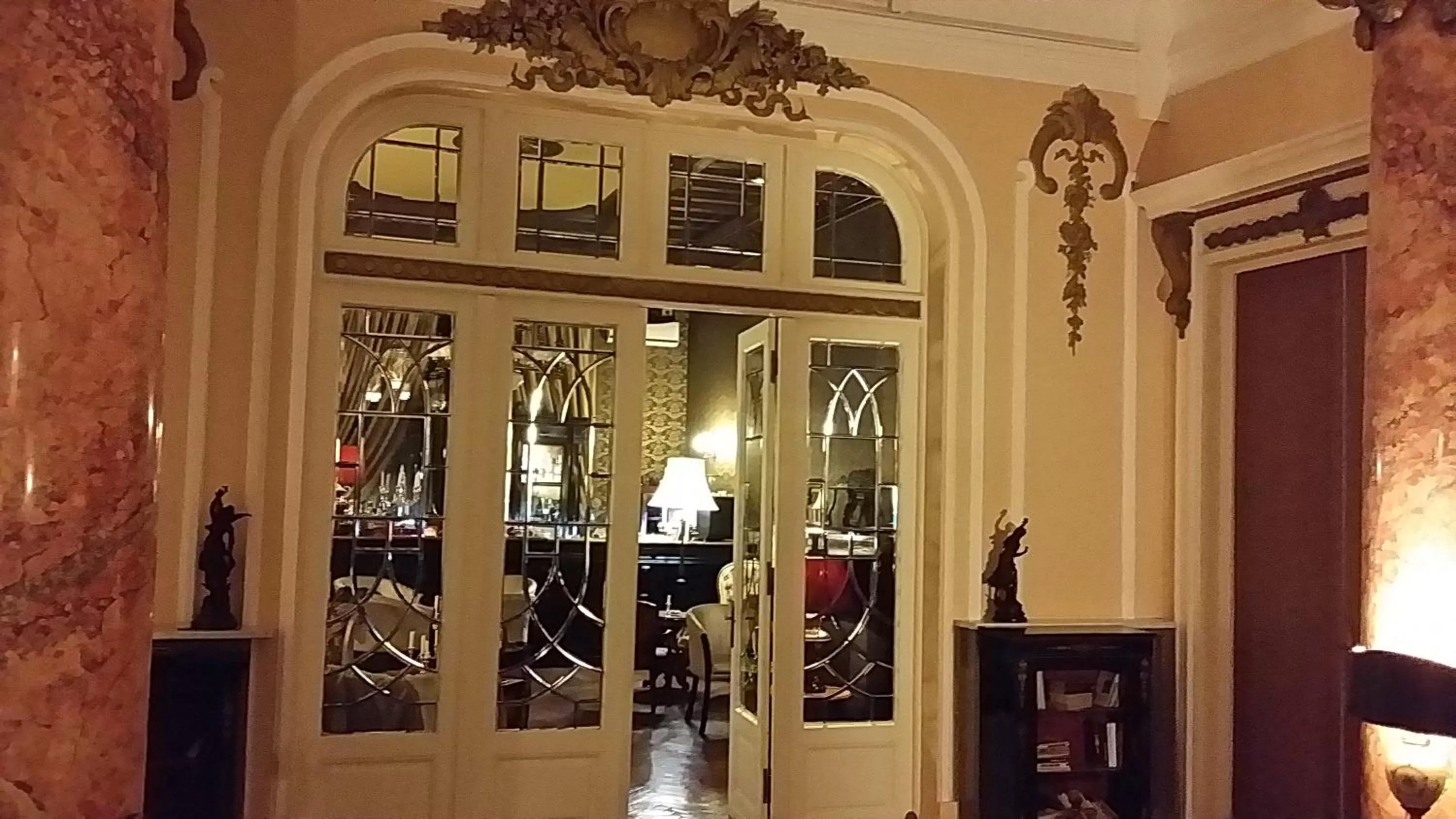 Decorative detail in Grand Boutique Hotel