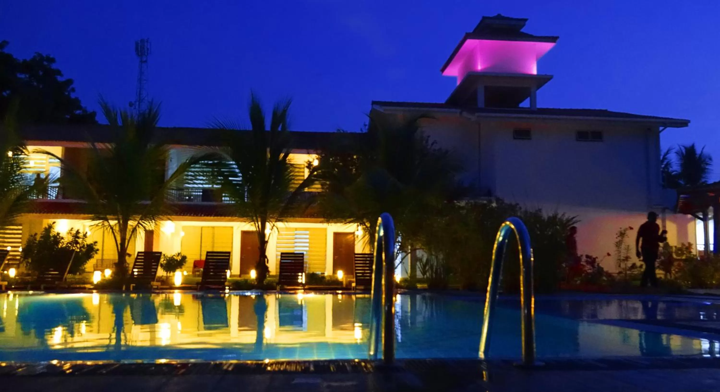 Swimming pool in Anantamaa Hotel