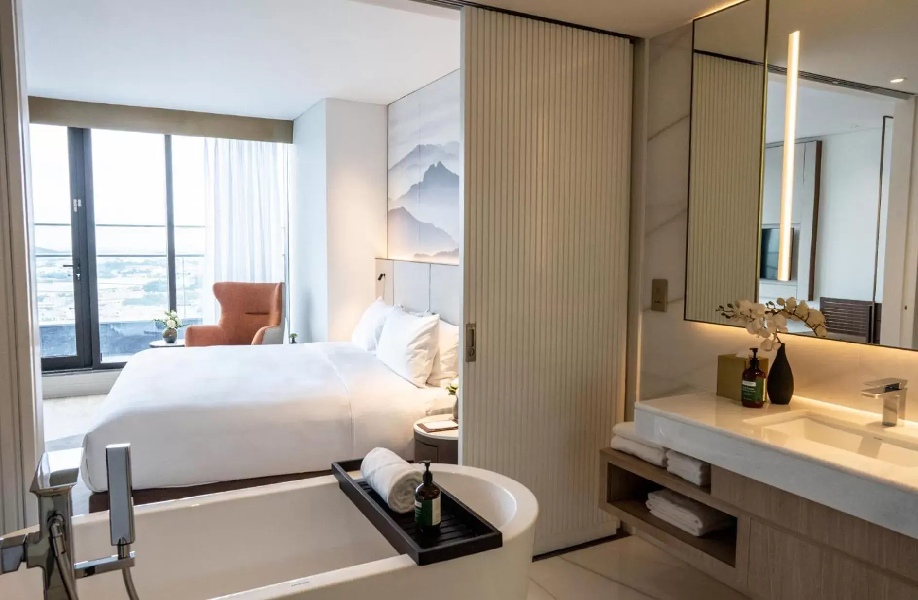 Premium King Residence with Balcony - single occupancy in Crowne Plaza Vinh Yen City Centre by IHG Premium King Residence with Balcony - single occupancy in Crowne Plaza Vinh Yen City Centre by IHG