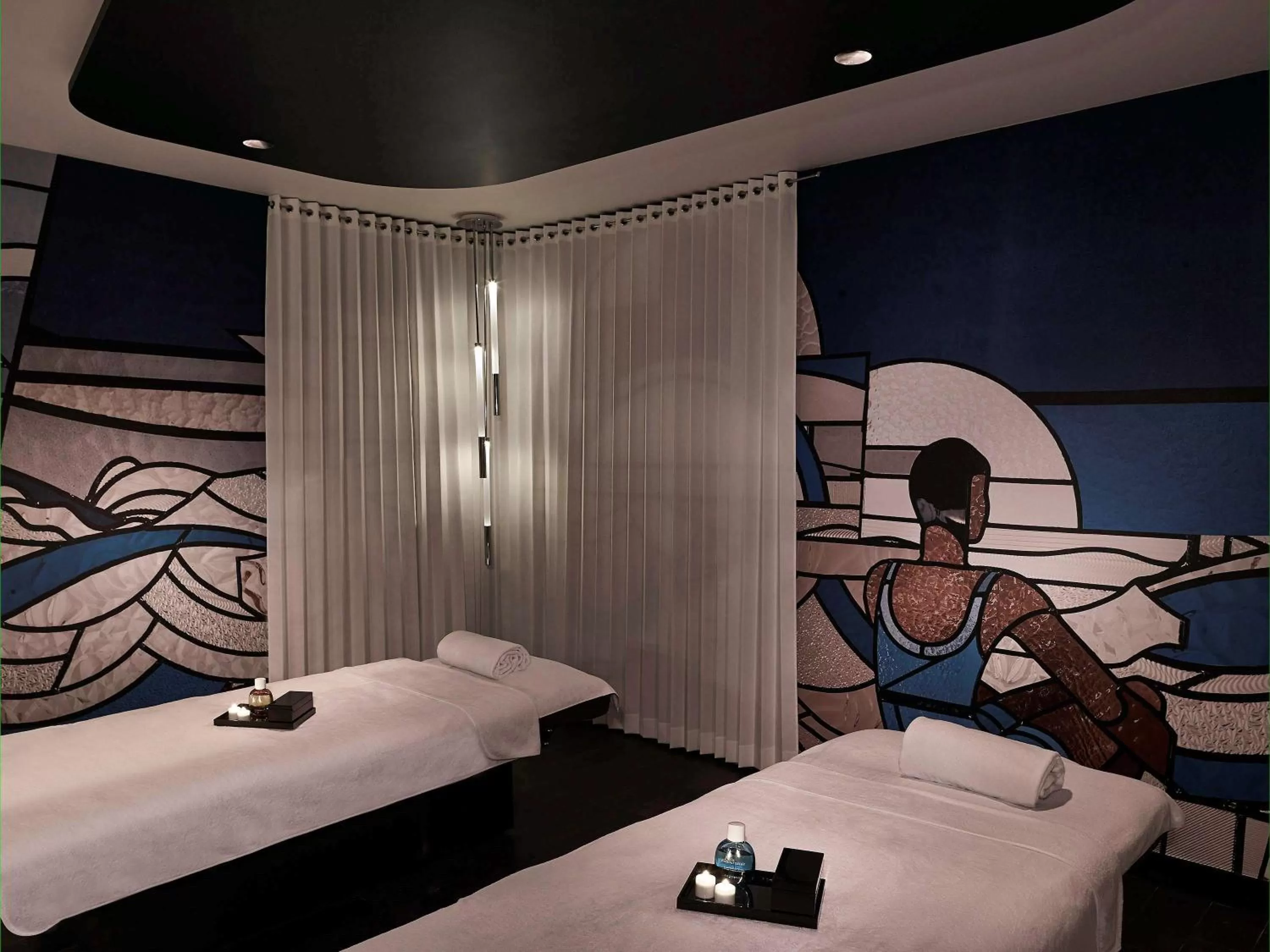 Photo of the whole room, Bed in Molitor Hotel & Spa Paris - MGallery Collection