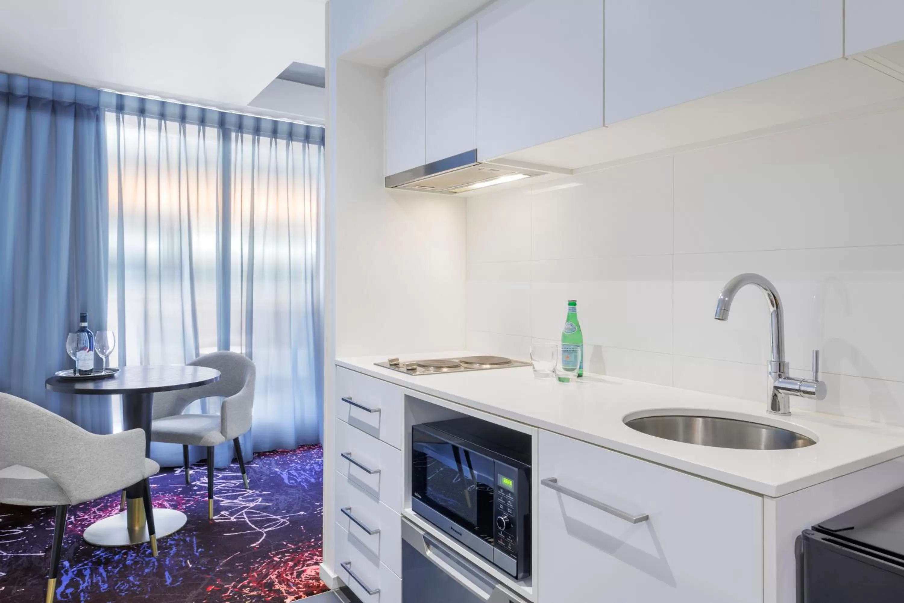 Kitchen or kitchenette, Kitchen/Kitchenette in Mercure Melbourne St Kilda Road
