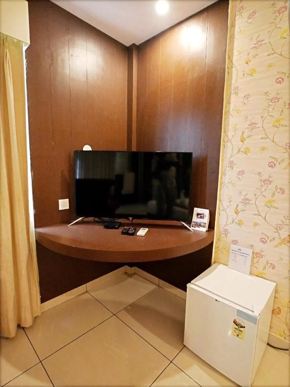 TV and multimedia in Indira Nikunj Rubystone Exotic