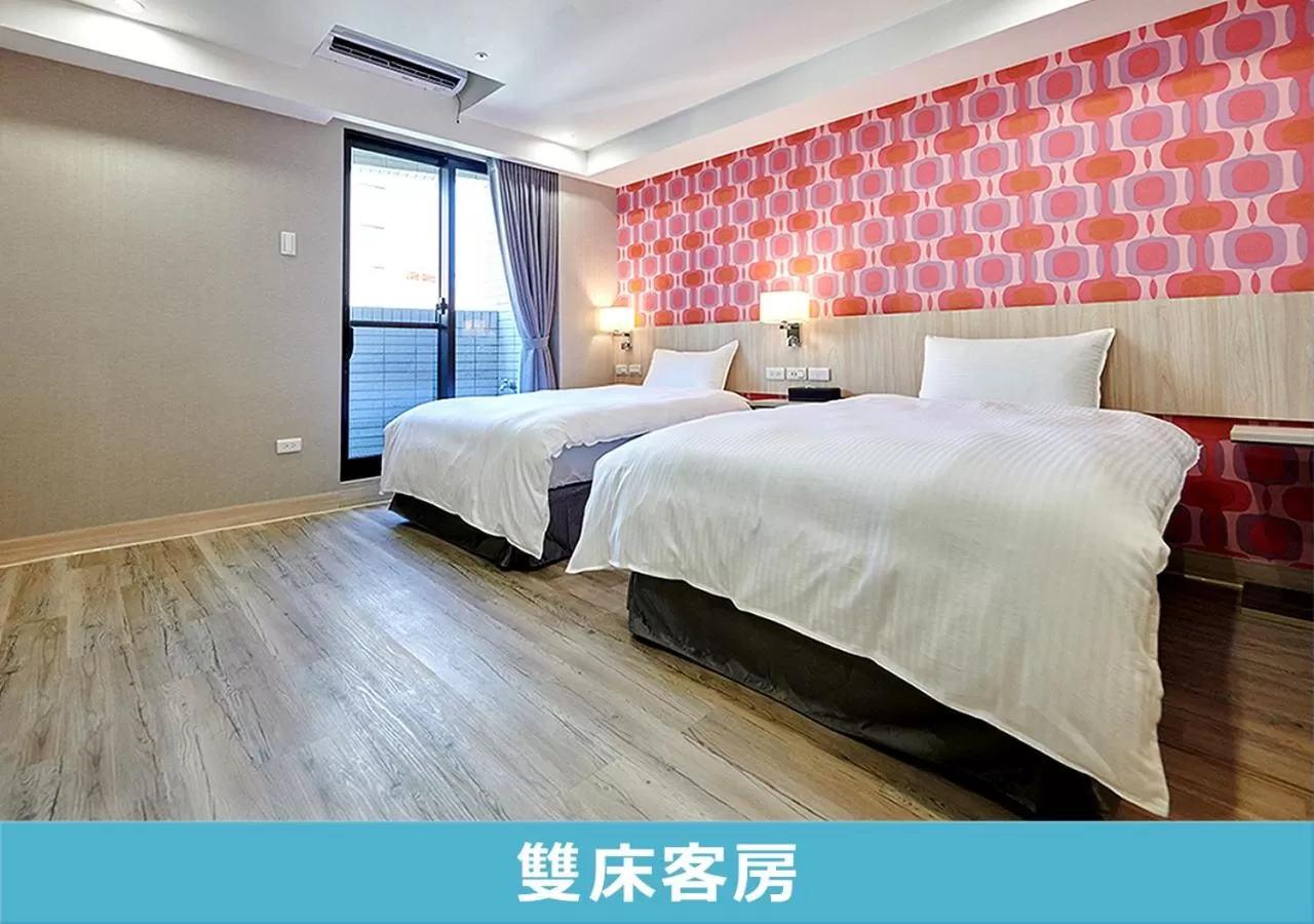 Standard Twin Room in Comma Boutique Hotel