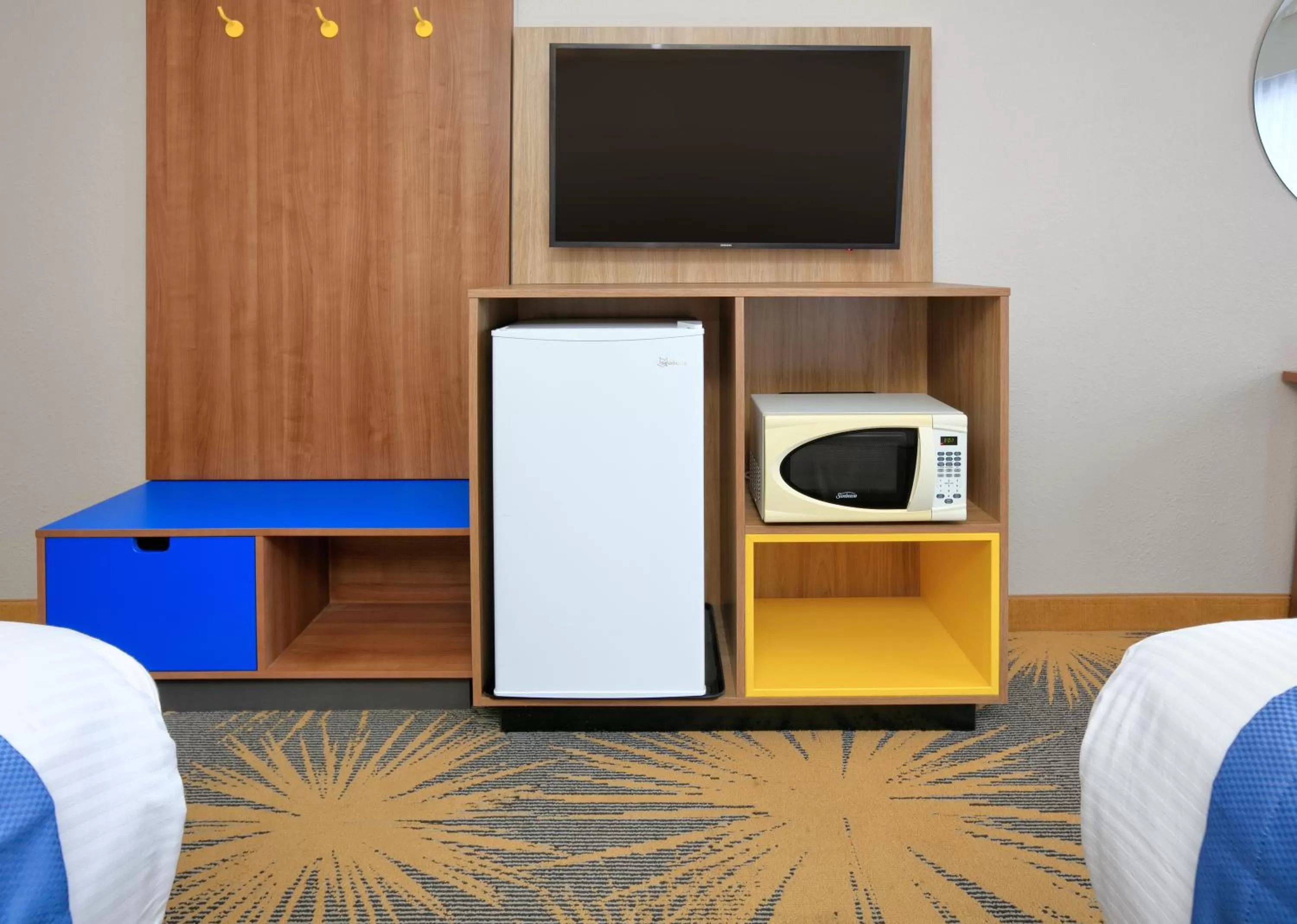 hair dresser, Bed in Days Inn by Wyndham Tunica Resorts