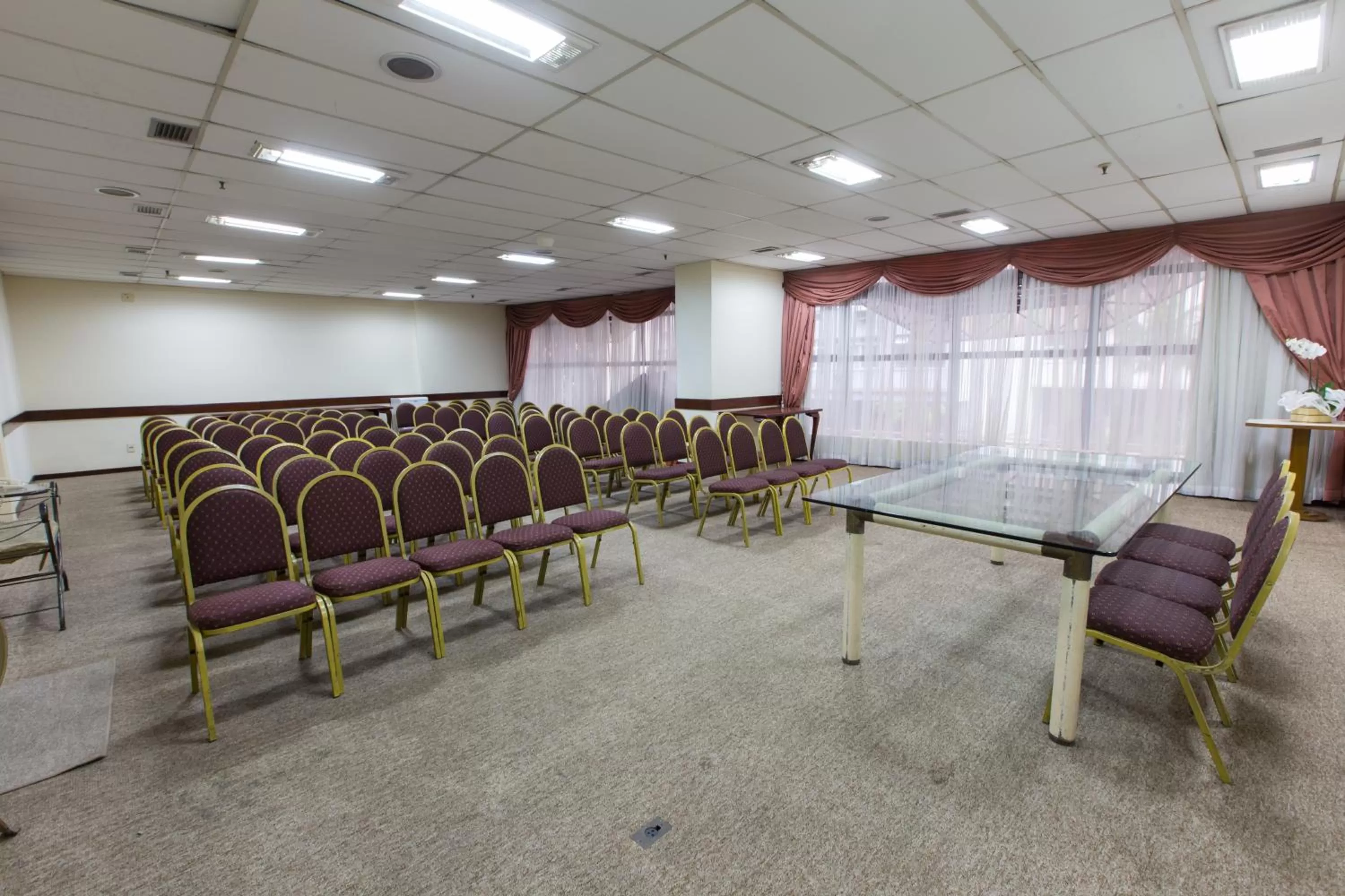 Business facilities in Augusto's Copacabana Hotel