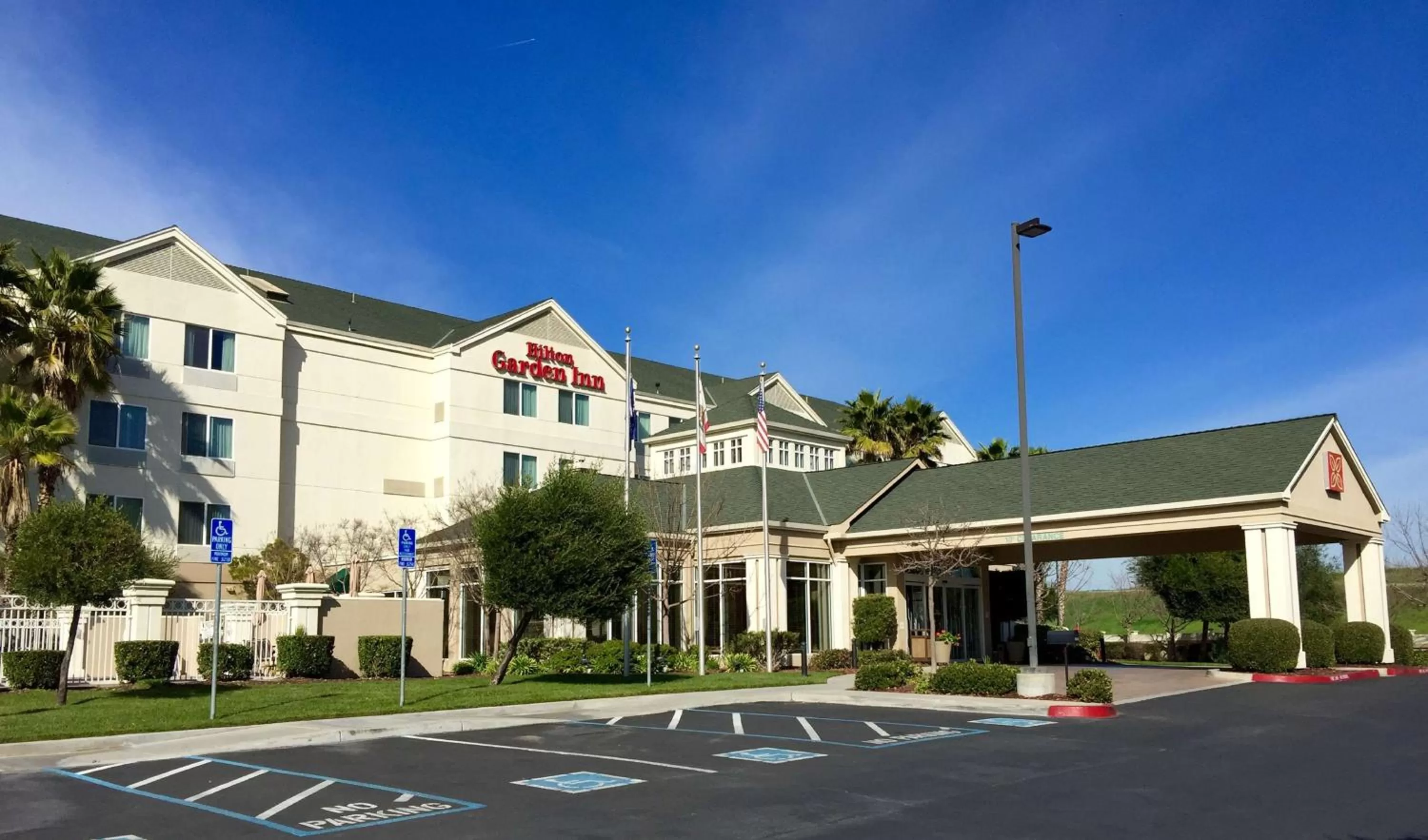Property building in Hilton Garden Inn Gilroy