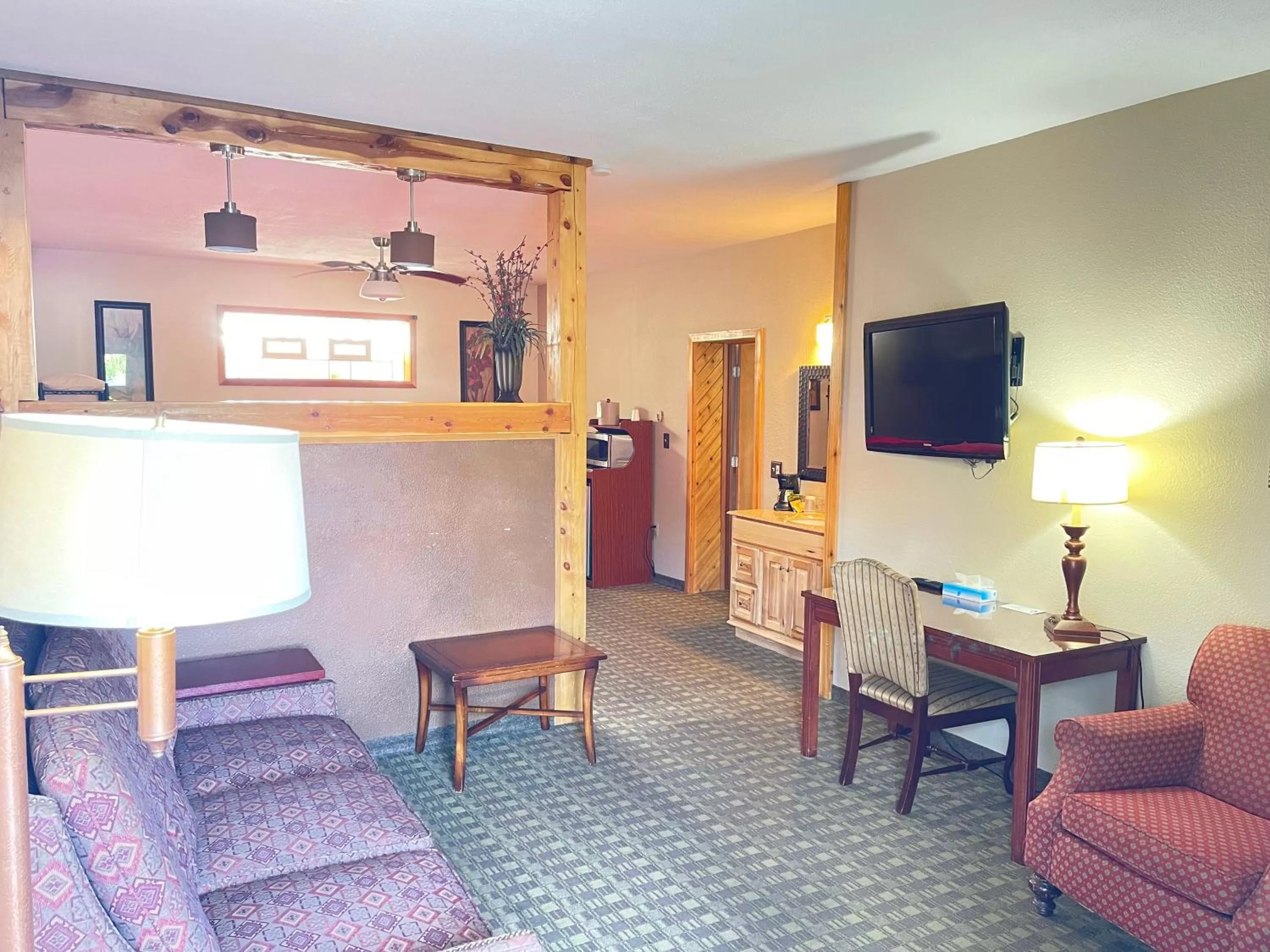 TV/Entertainment Center in Pikes Peak Inn