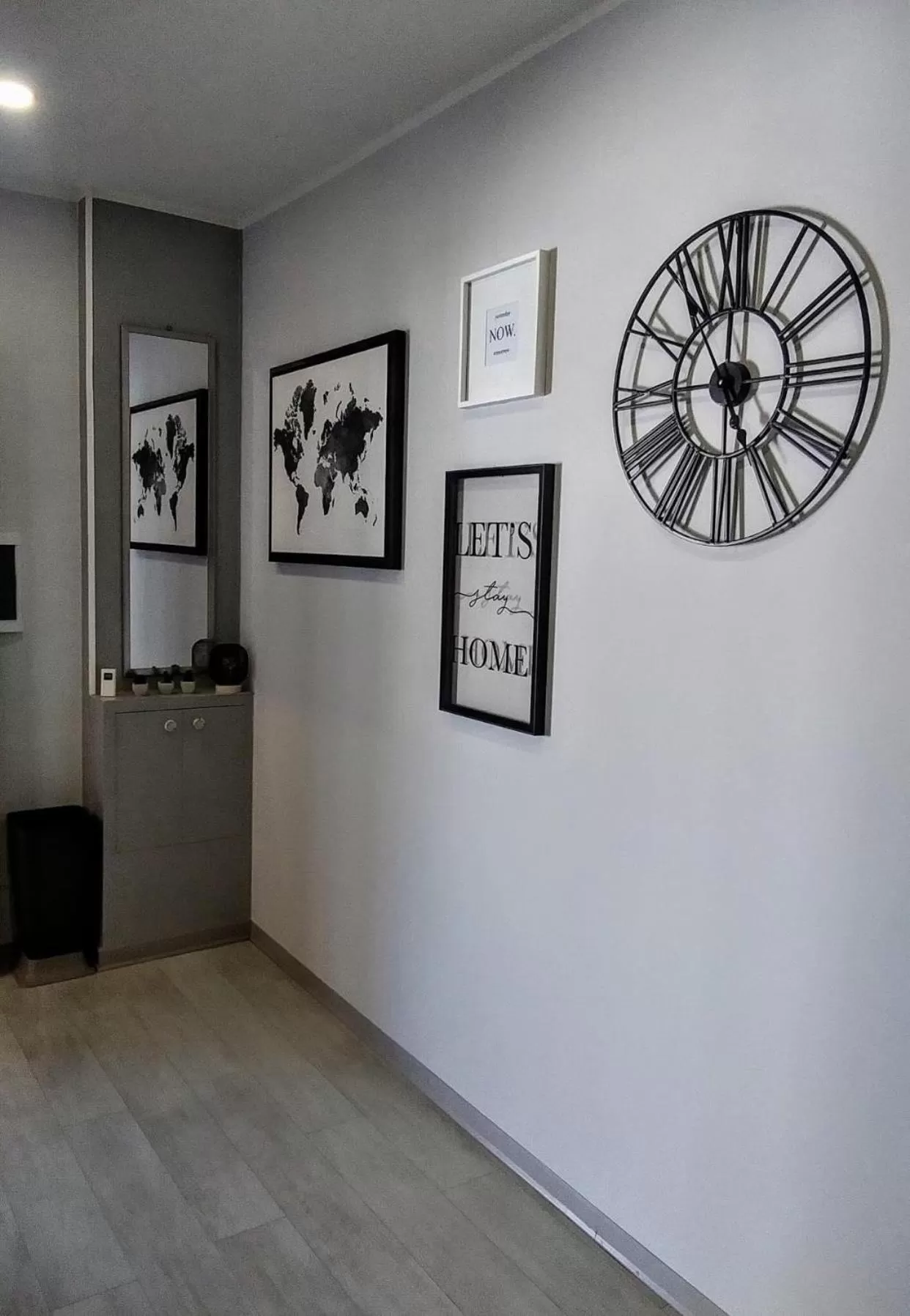 Logo/Certificate/Sign/Award in Lady Hamilton B&B