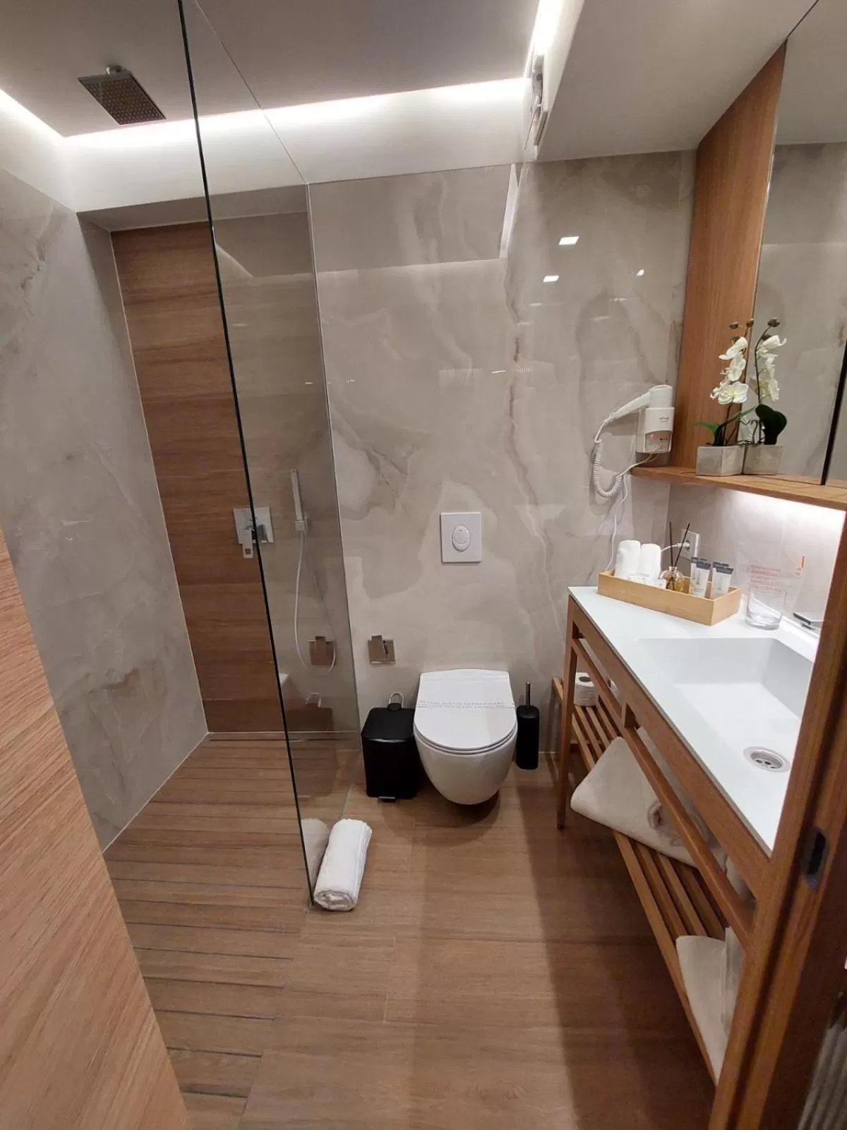 Bathroom in Lipa Hotel