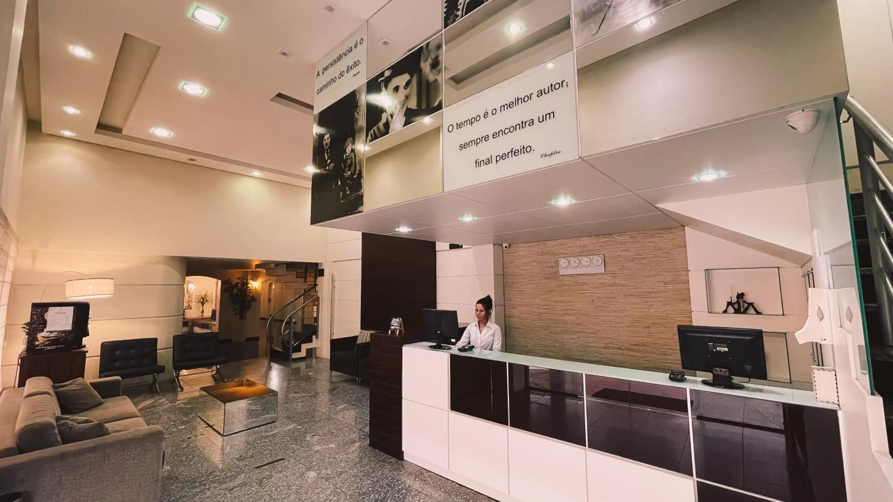 Staff, Lobby/Reception in Verde Vale Hotel