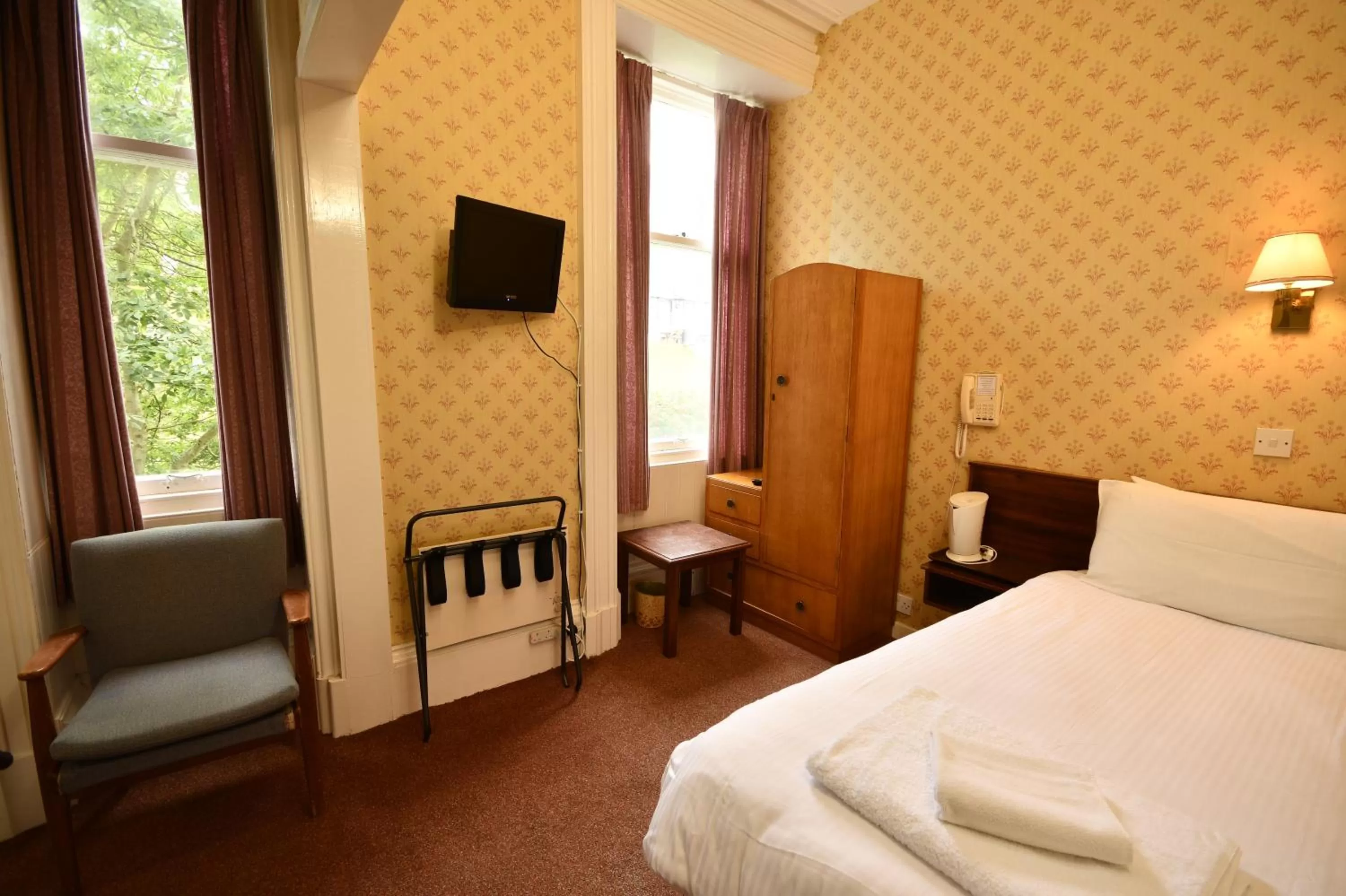 Bed in The Stromness Hotel