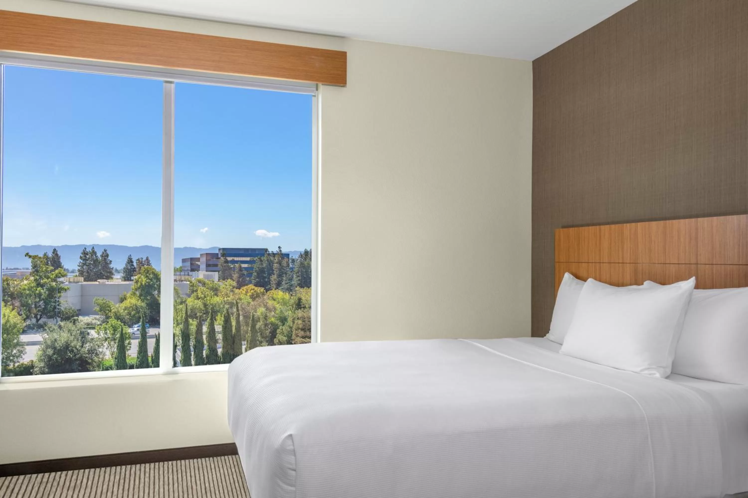 Bed in Hyatt Place San Jose Airport