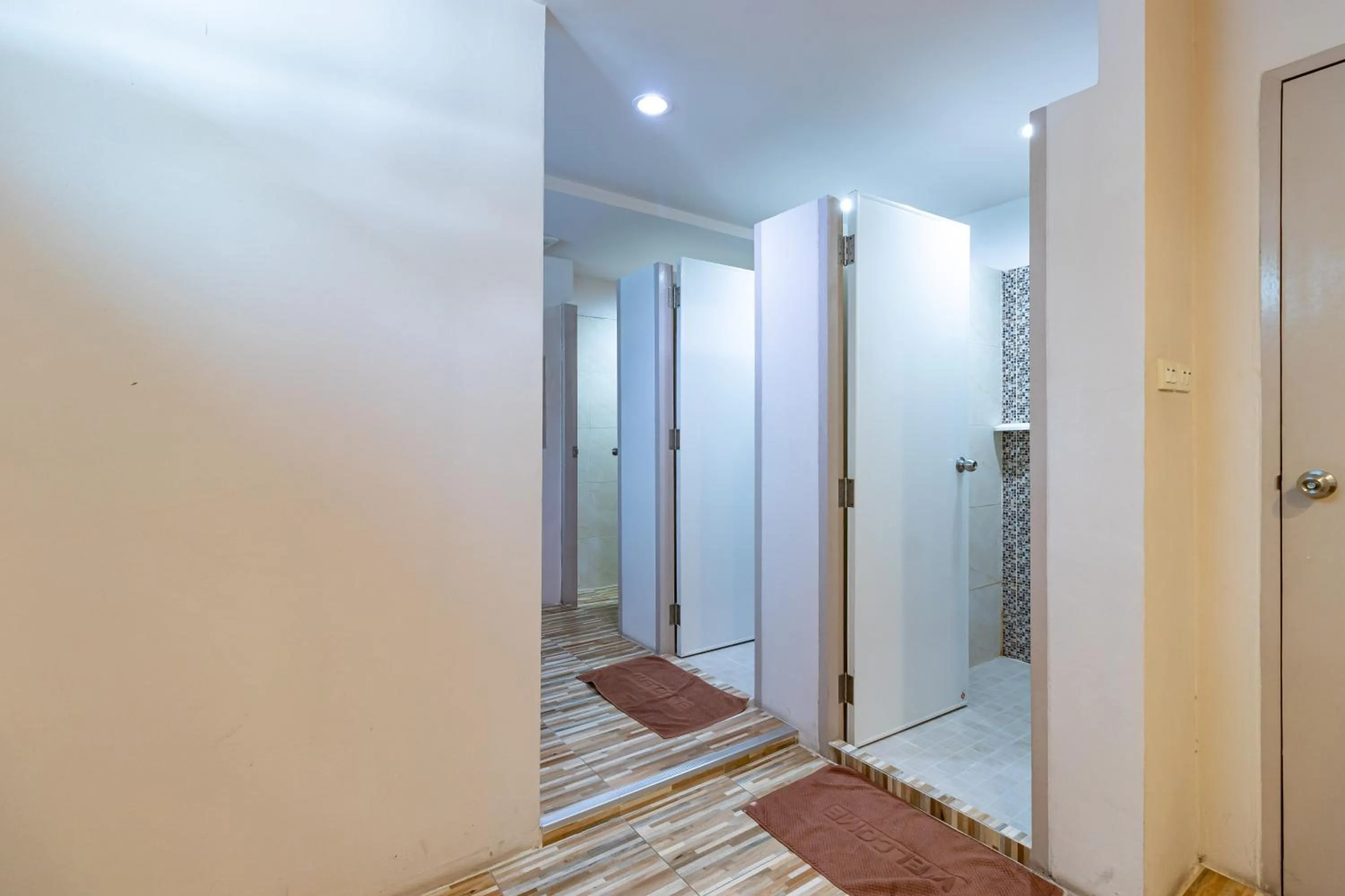 Bathroom in Sleep Dee Hostel