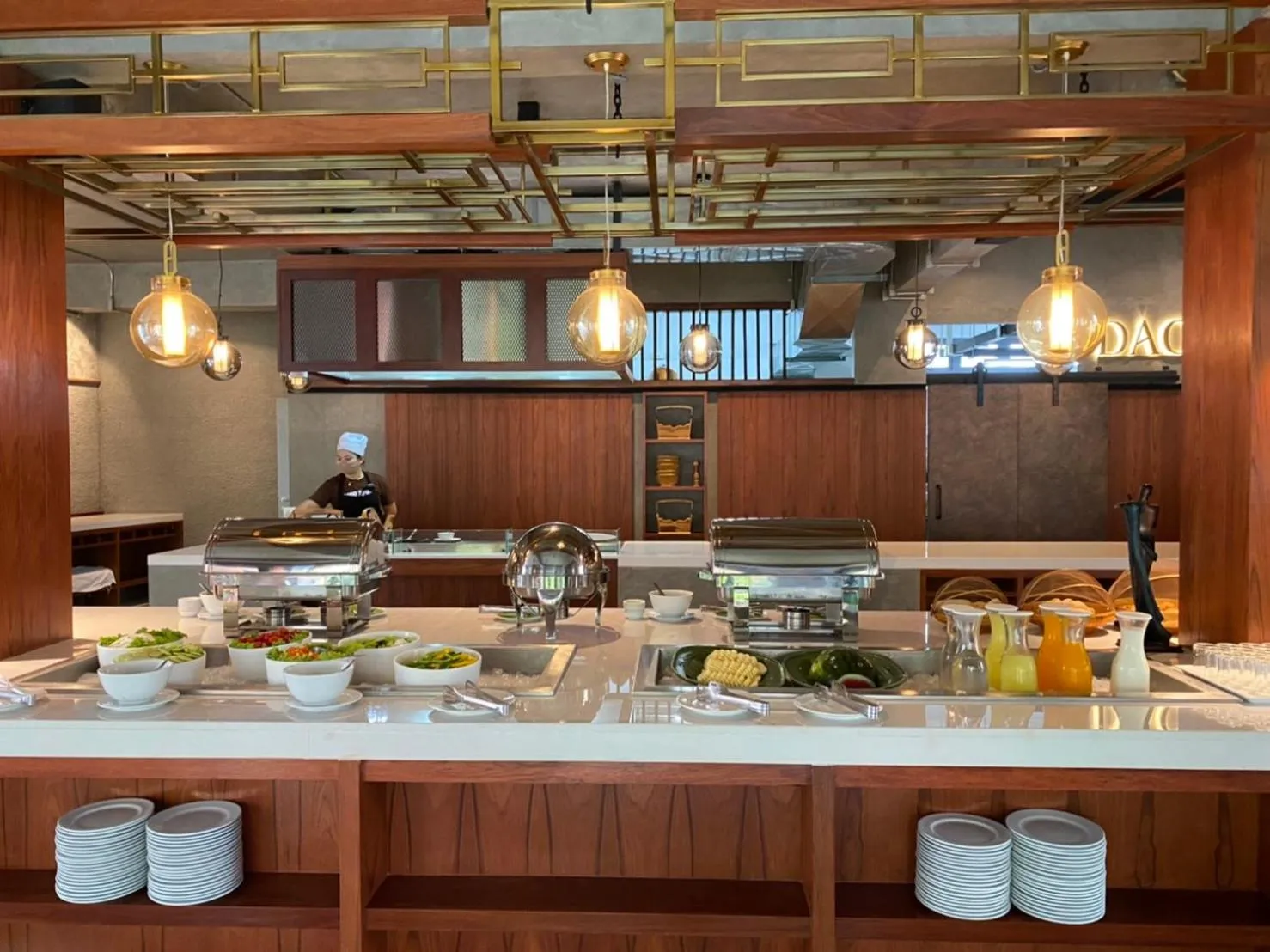 Restaurant/places to eat in R-Mar Resort and Spa Patong, Phuket