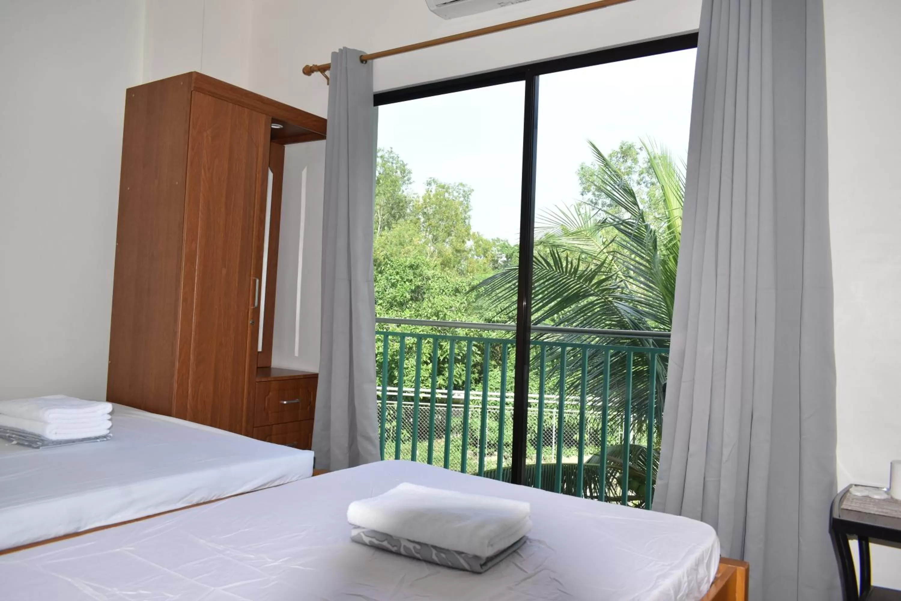 Bed in Charlina Inn Panglao