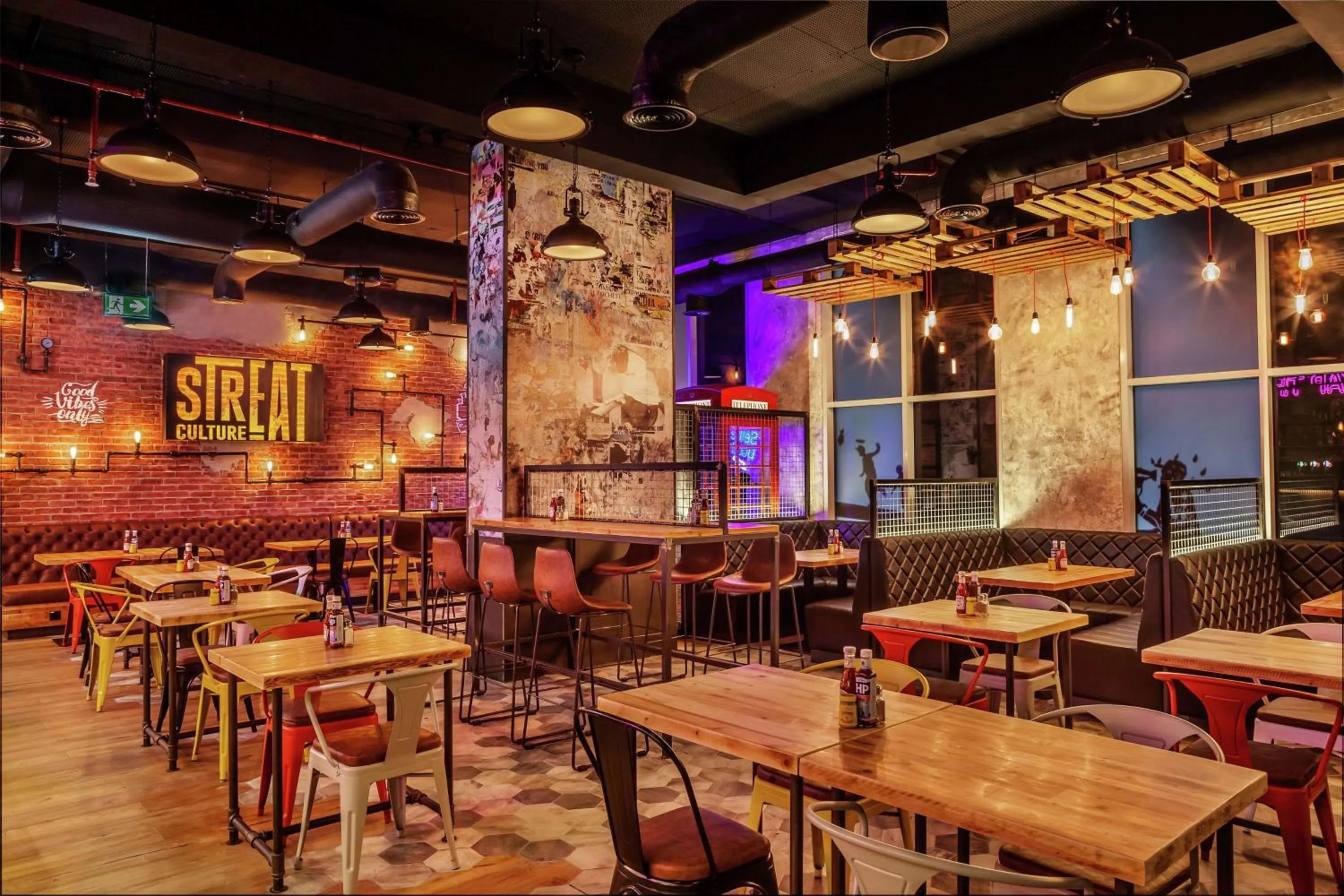 Restaurant/places to eat in DoubleTree by Hilton Dubai Al Jadaf