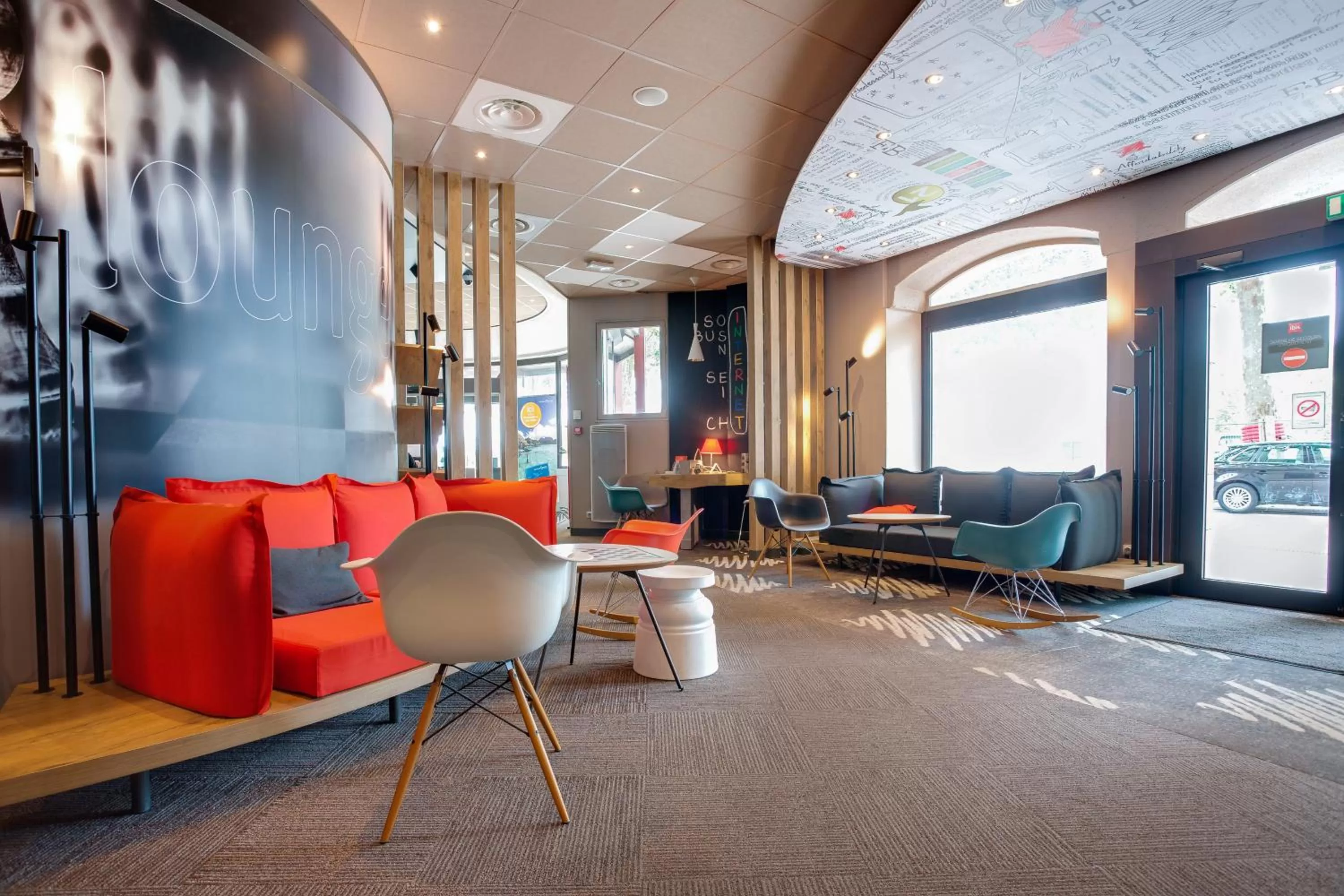 Living room in ibis Angers Centre Chateau